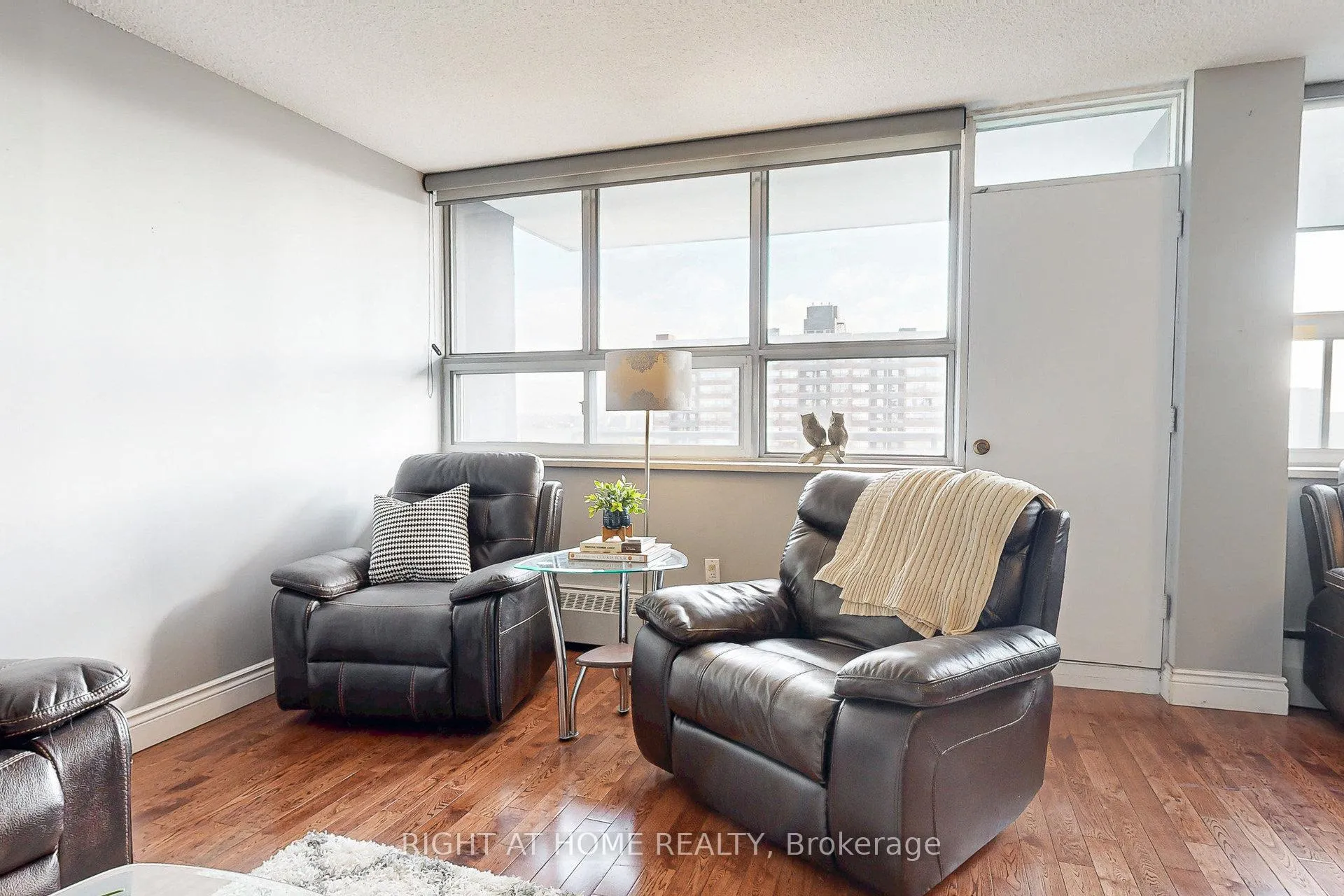 Photo 12 of Unit 907, 151 LaRose Avenue E, Etobicoke, Kingsview Village-The Westway — HOMEH