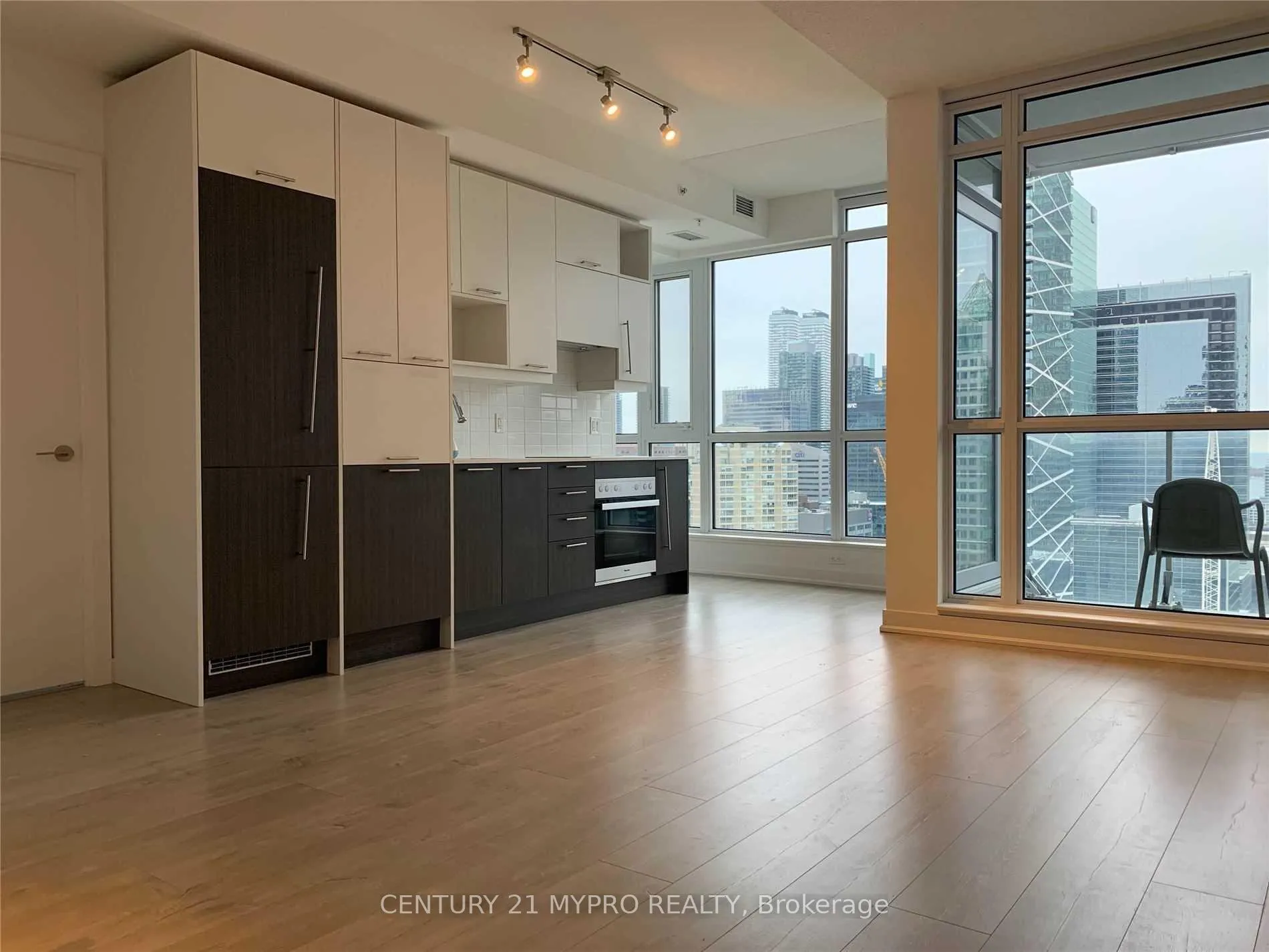 Photo 4 of Unit 2306, 30 Nelson Street, Toronto, Bay Street Corridor — HOMEH