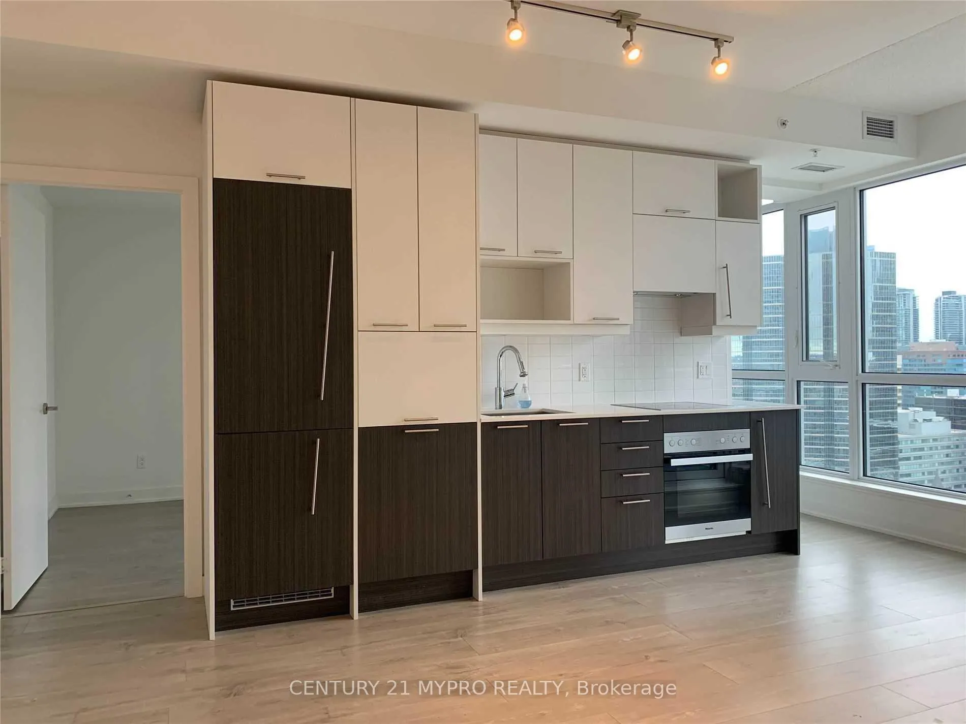 Photo 5 of Unit 2306, 30 Nelson Street, Toronto, Bay Street Corridor — HOMEH