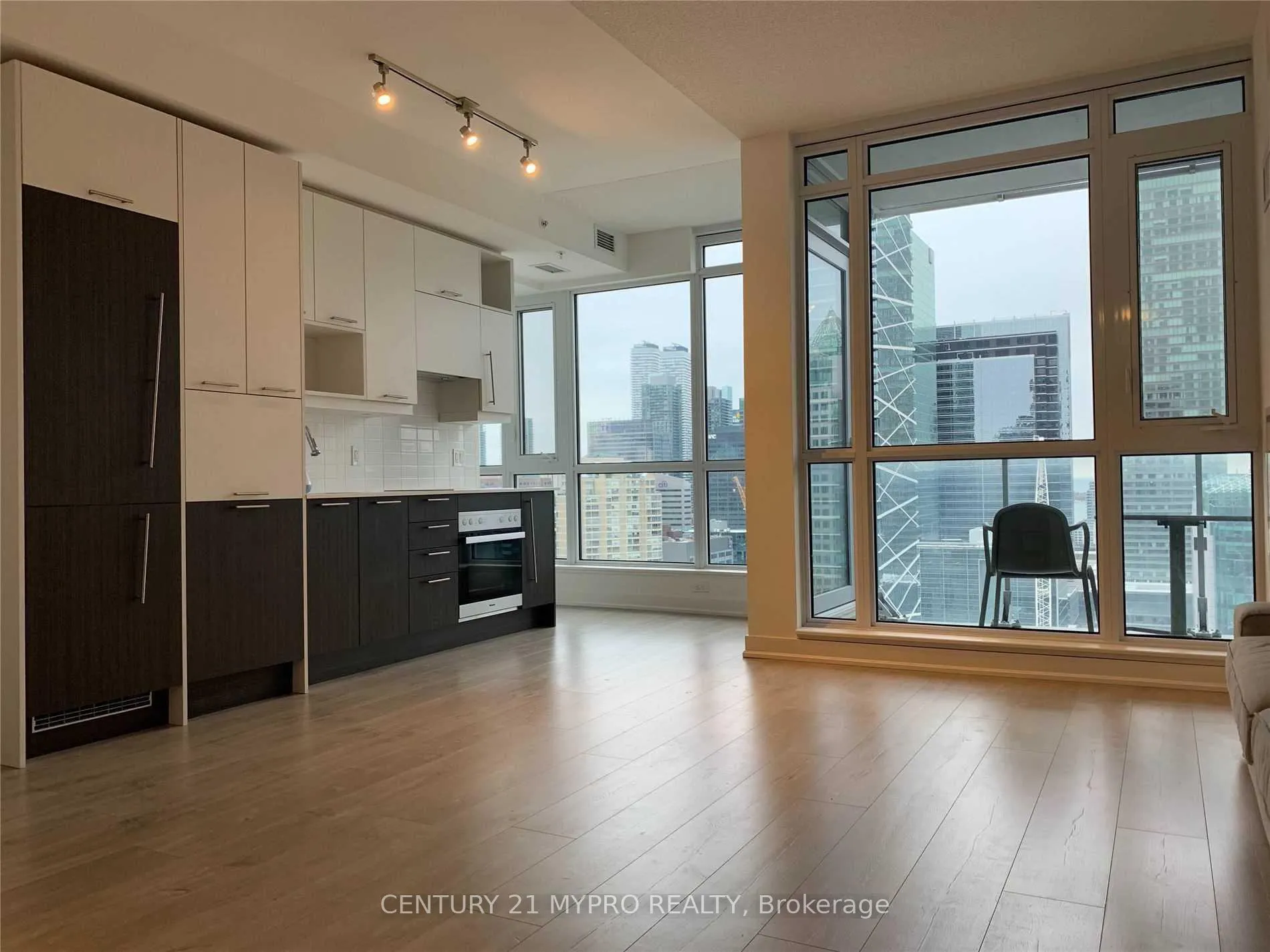 Photo 6 of Unit 2306, 30 Nelson Street, Toronto, Bay Street Corridor — HOMEH