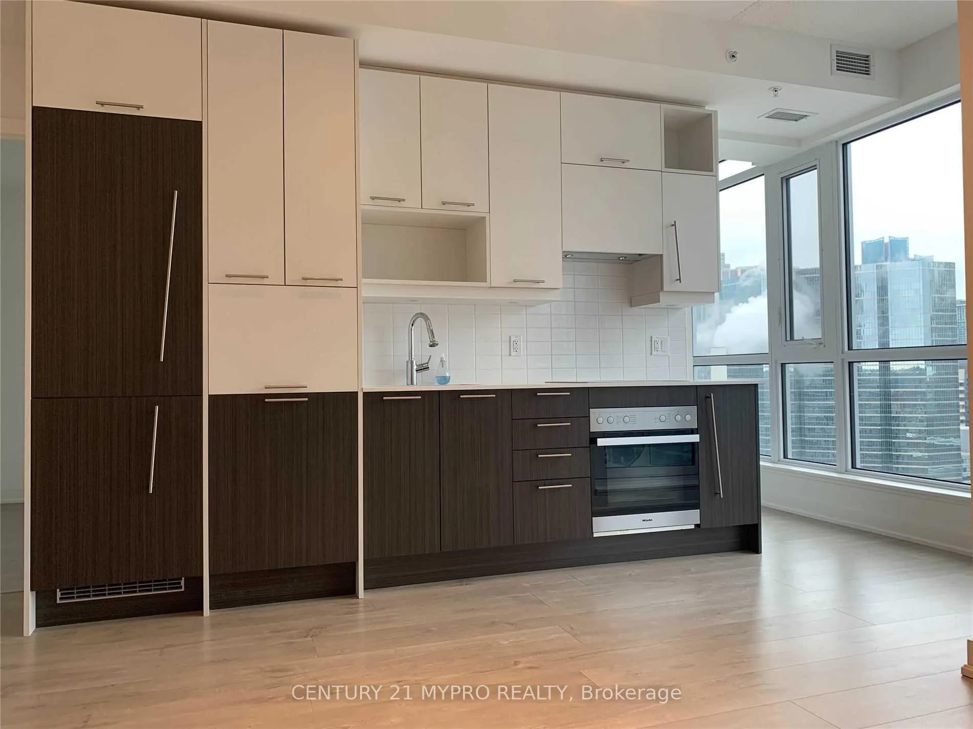 Photo 8 of Unit 2306, 30 Nelson Street, Toronto, Bay Street Corridor — HOMEH