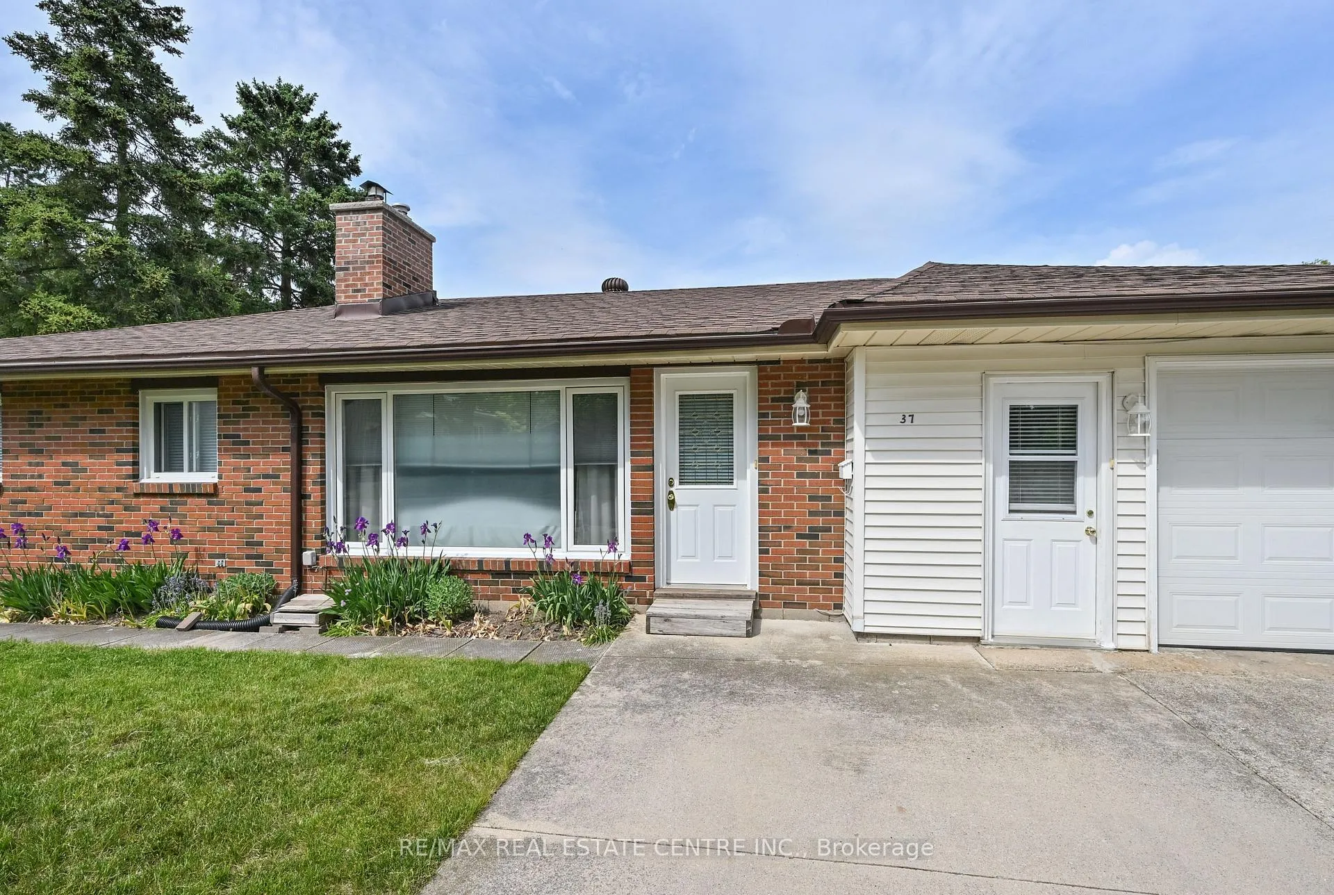 Photo 3 of 37 Margaret Street E, Orangeville — HOMEH
