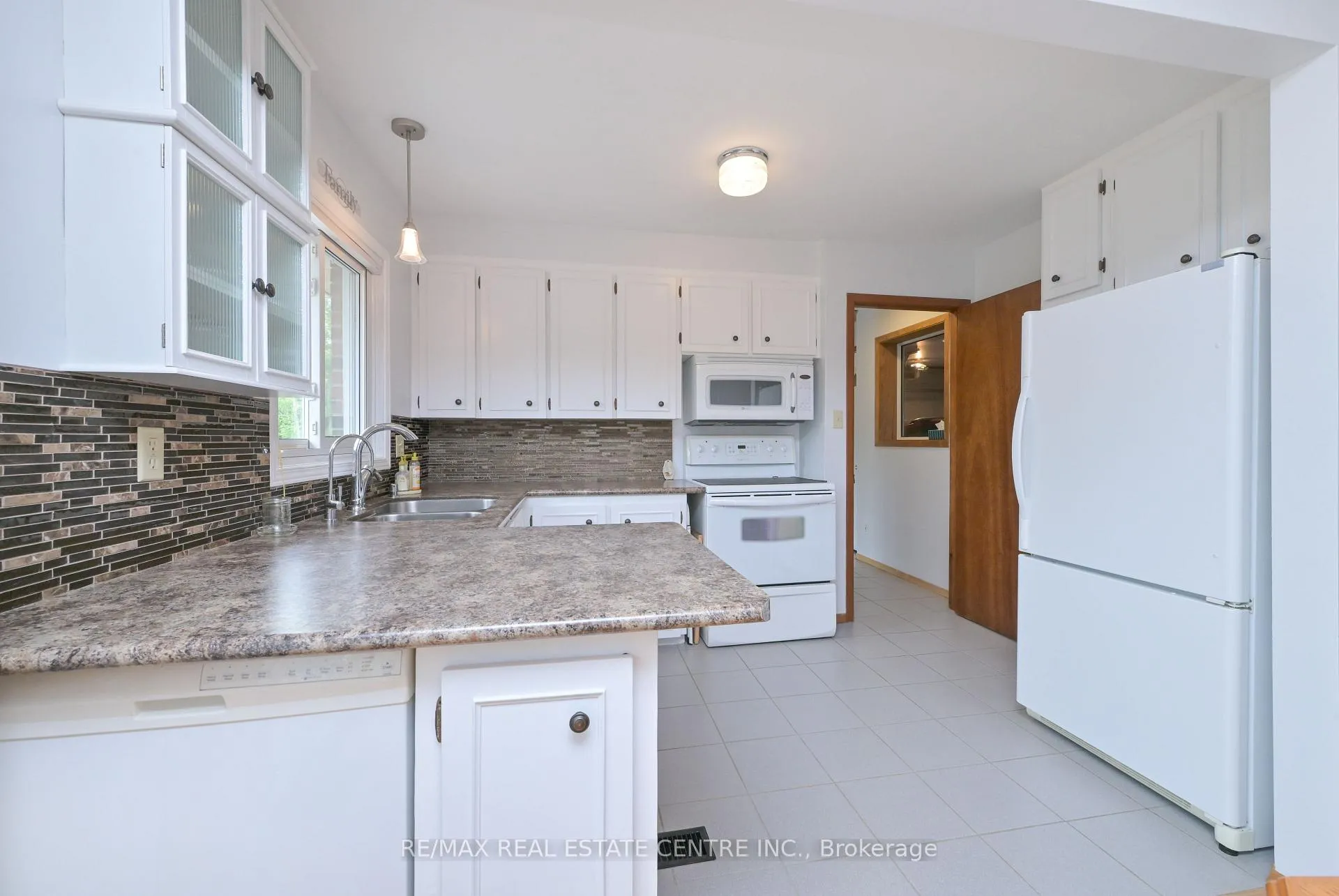 Photo 7 of 37 Margaret Street E, Orangeville — HOMEH