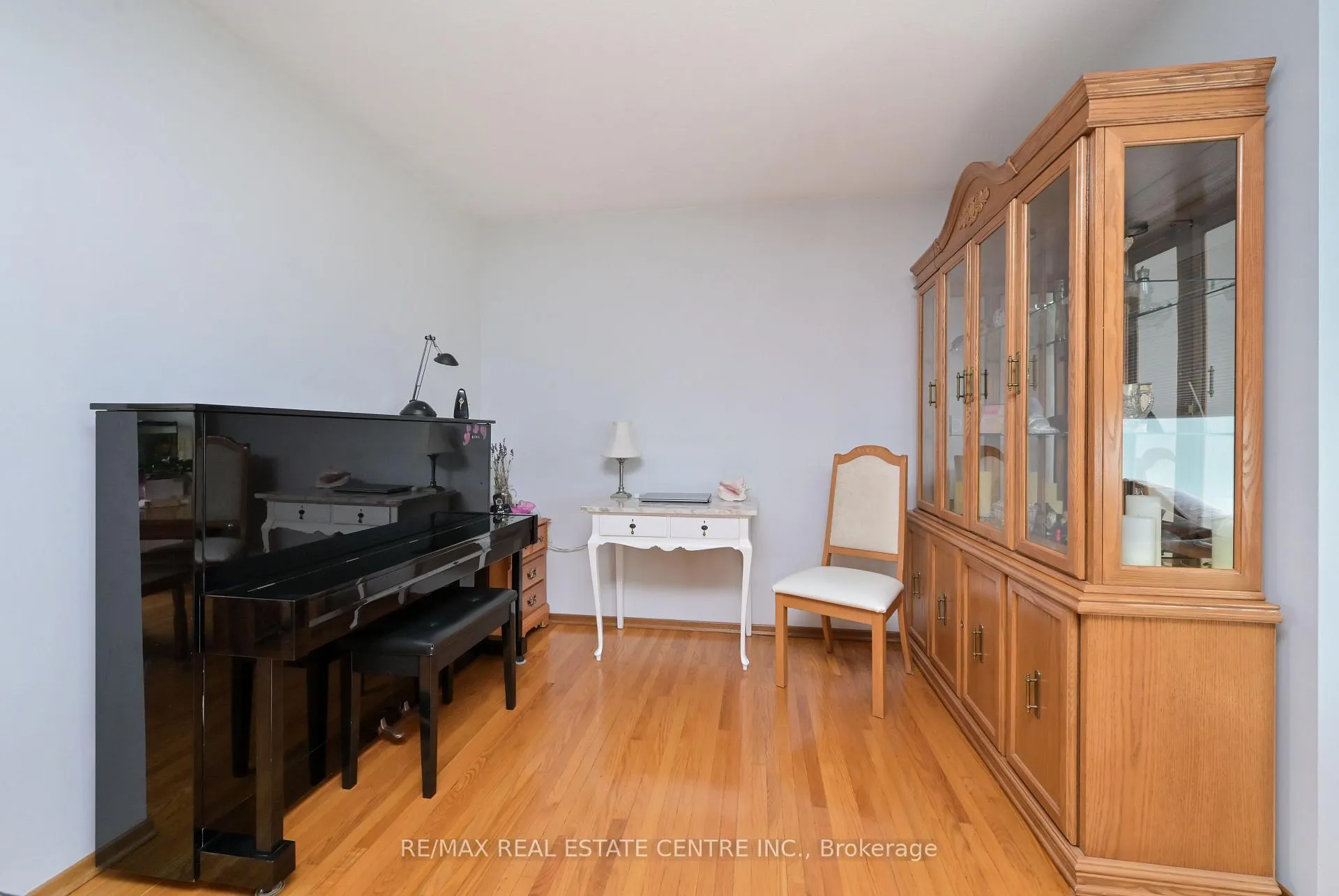 Photo 12 of 37 Margaret Street E, Orangeville — HOMEH