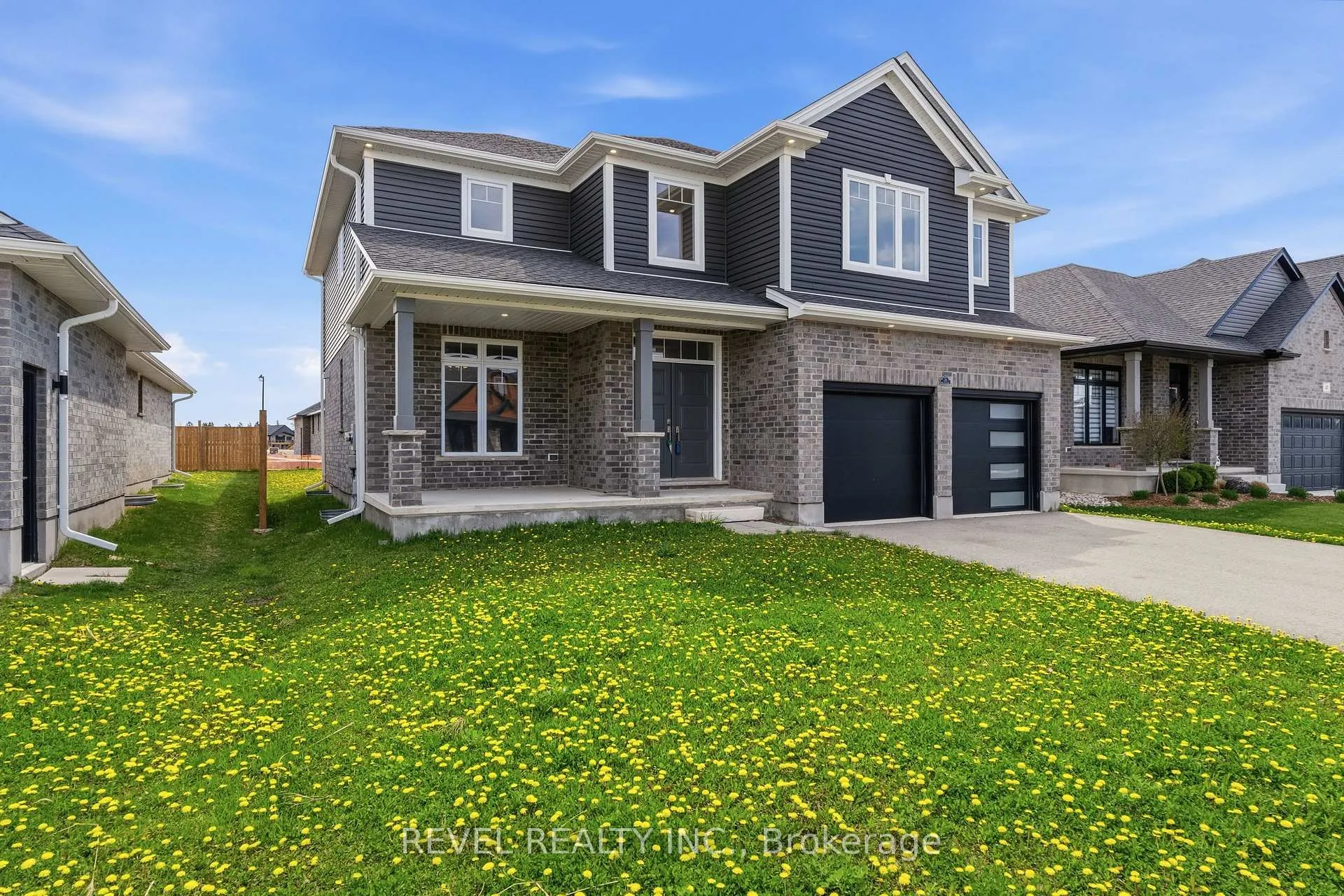 Photo 2 of 39 Muirfield Drive, St. Thomas — HOMEH