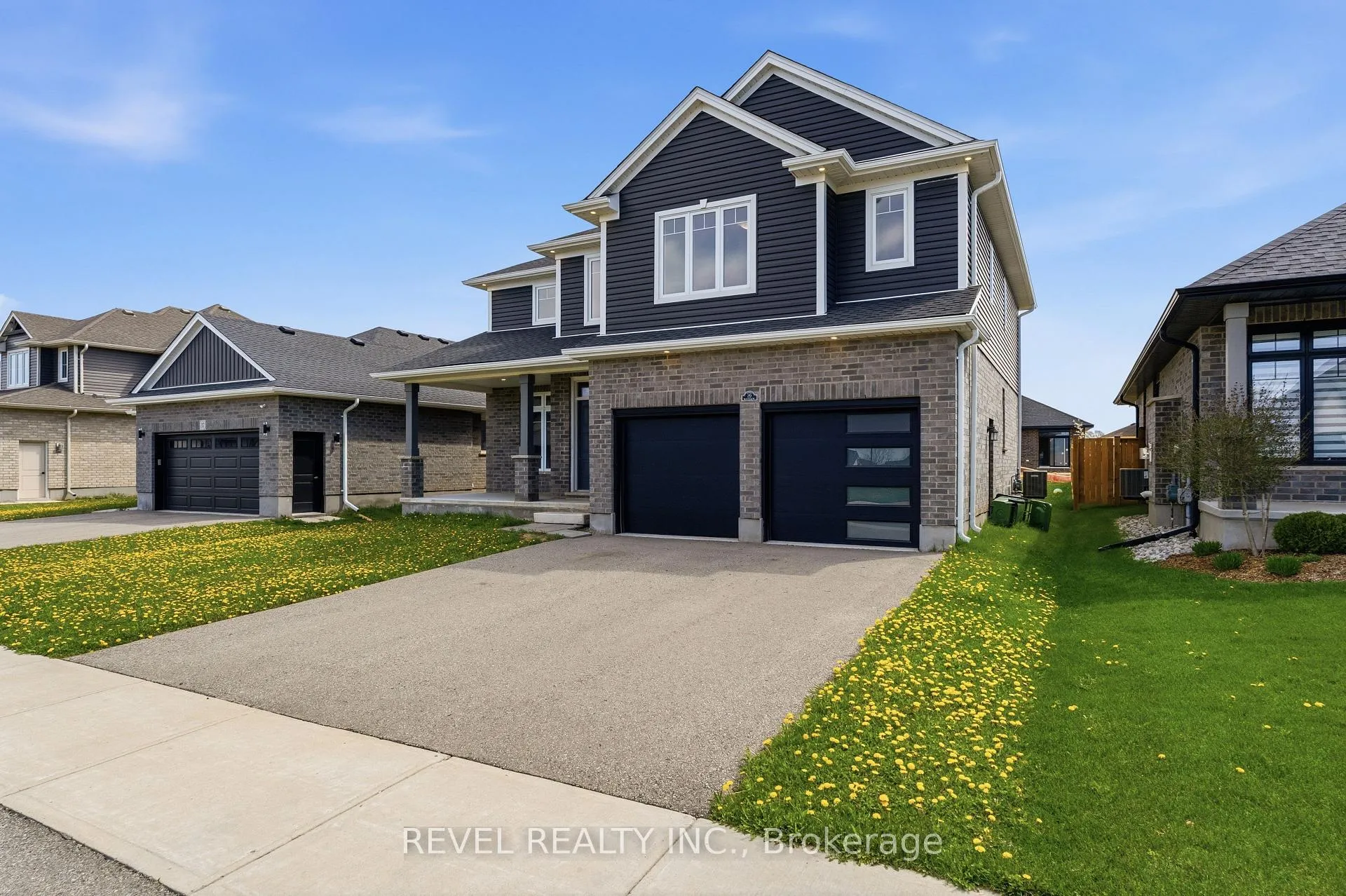 Photo 3 of 39 Muirfield Drive, St. Thomas — HOMEH