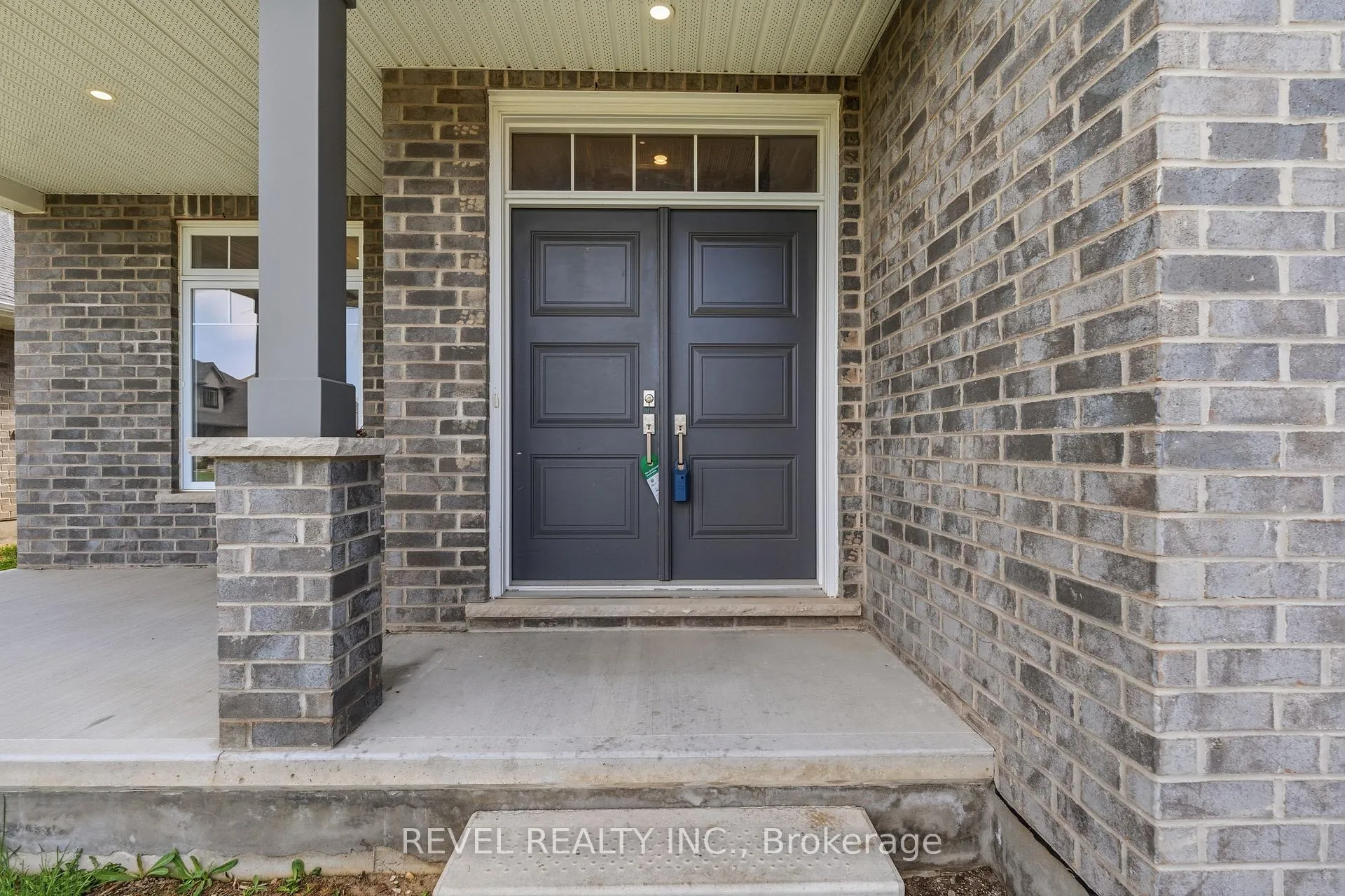 Photo 4 of 39 Muirfield Drive, St. Thomas — HOMEH