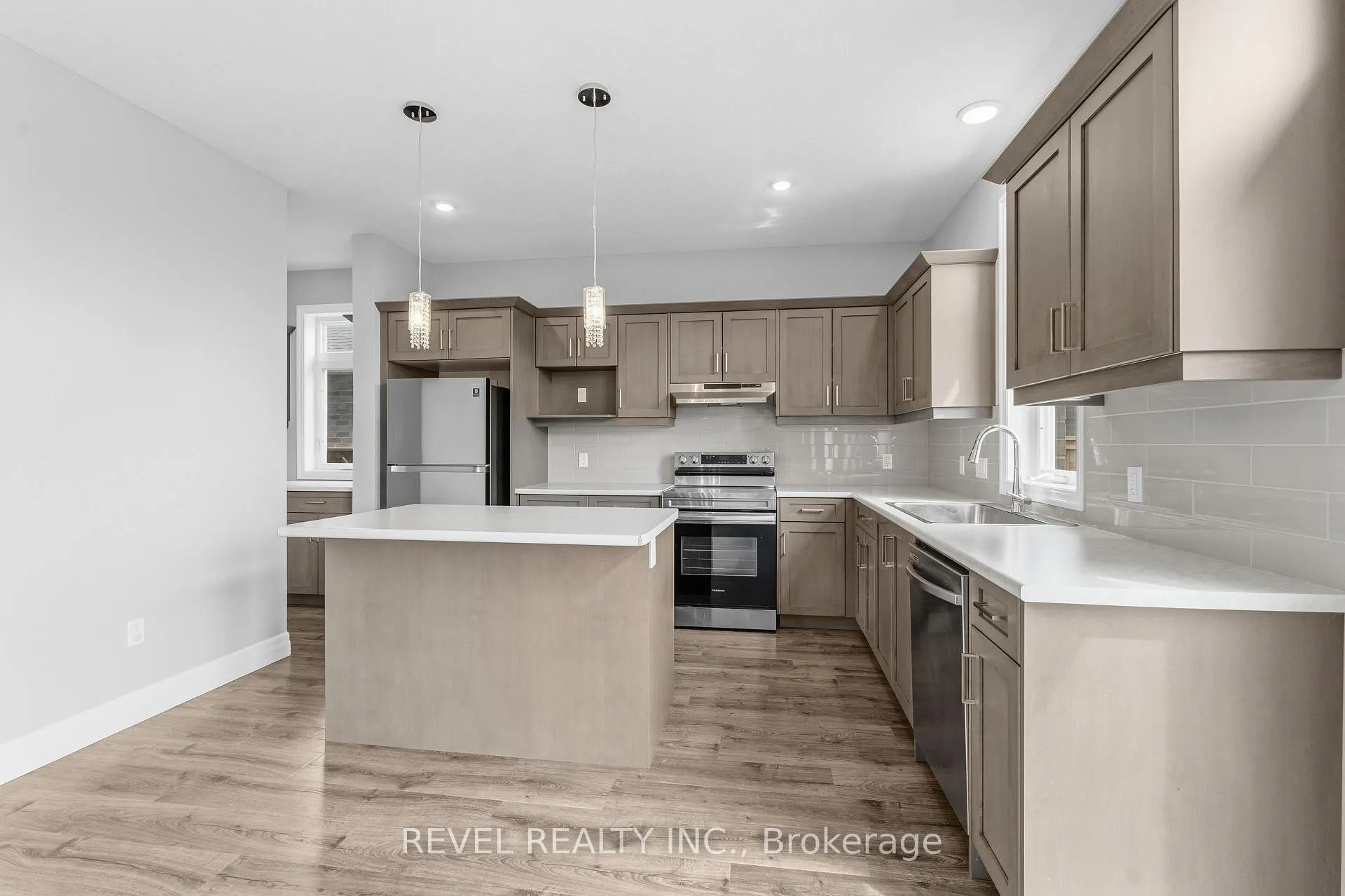 Photo 8 of 39 Muirfield Drive, St. Thomas — HOMEH