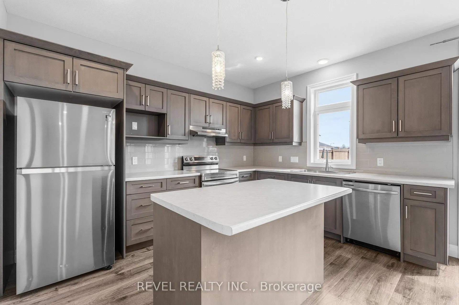 Photo 9 of 39 Muirfield Drive, St. Thomas — HOMEH