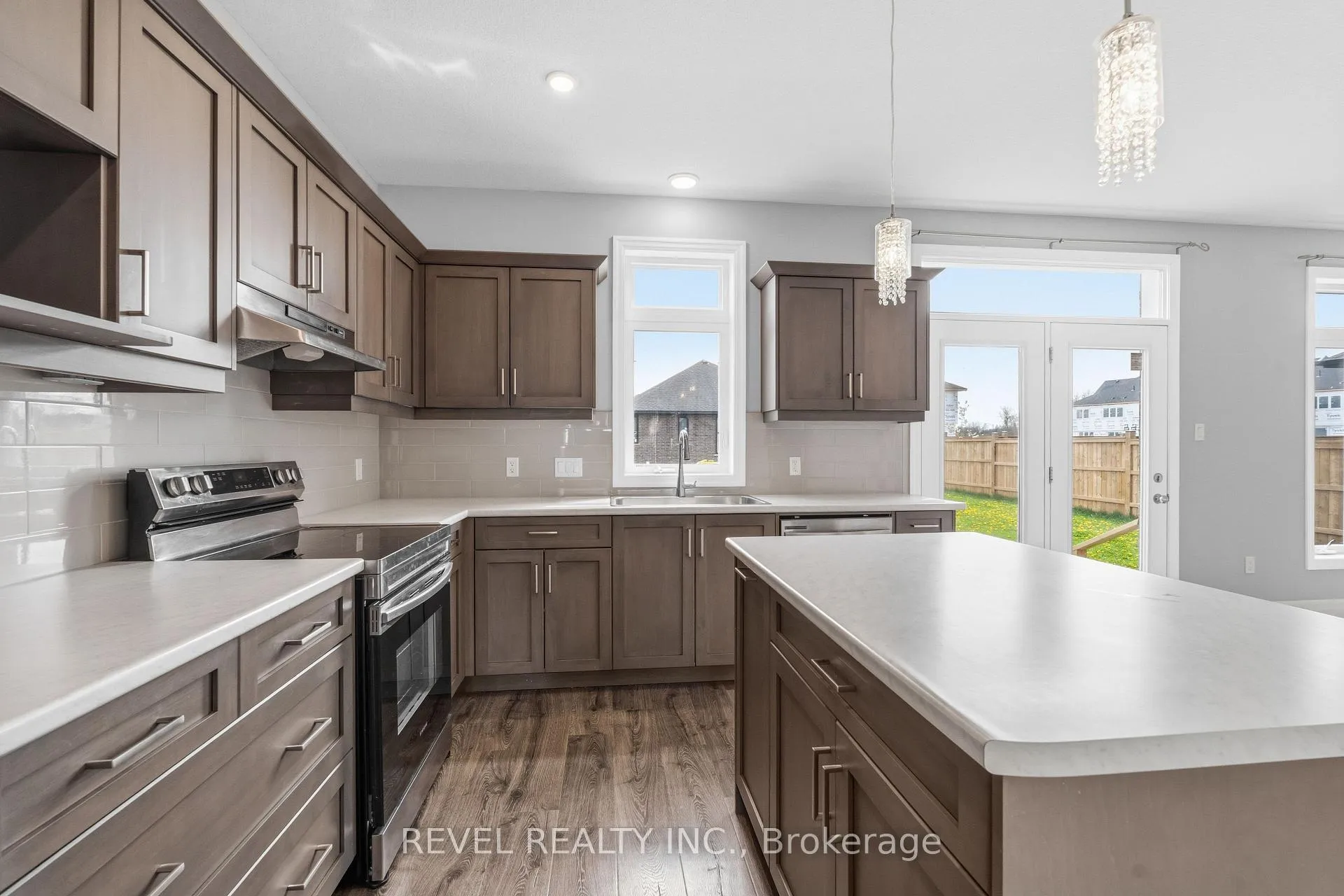 Photo 10 of 39 Muirfield Drive, St. Thomas — HOMEH