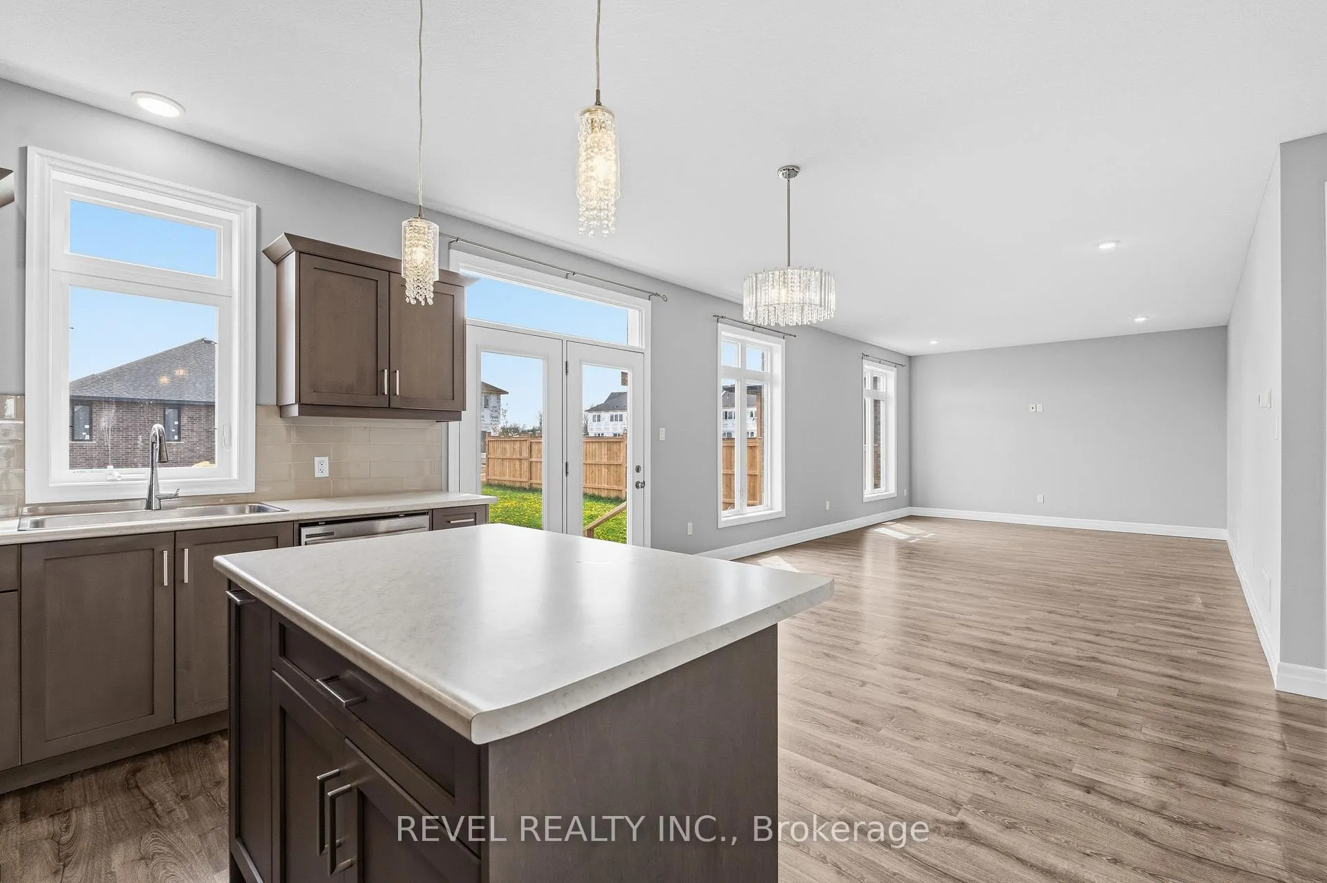 Photo 11 of 39 Muirfield Drive, St. Thomas — HOMEH