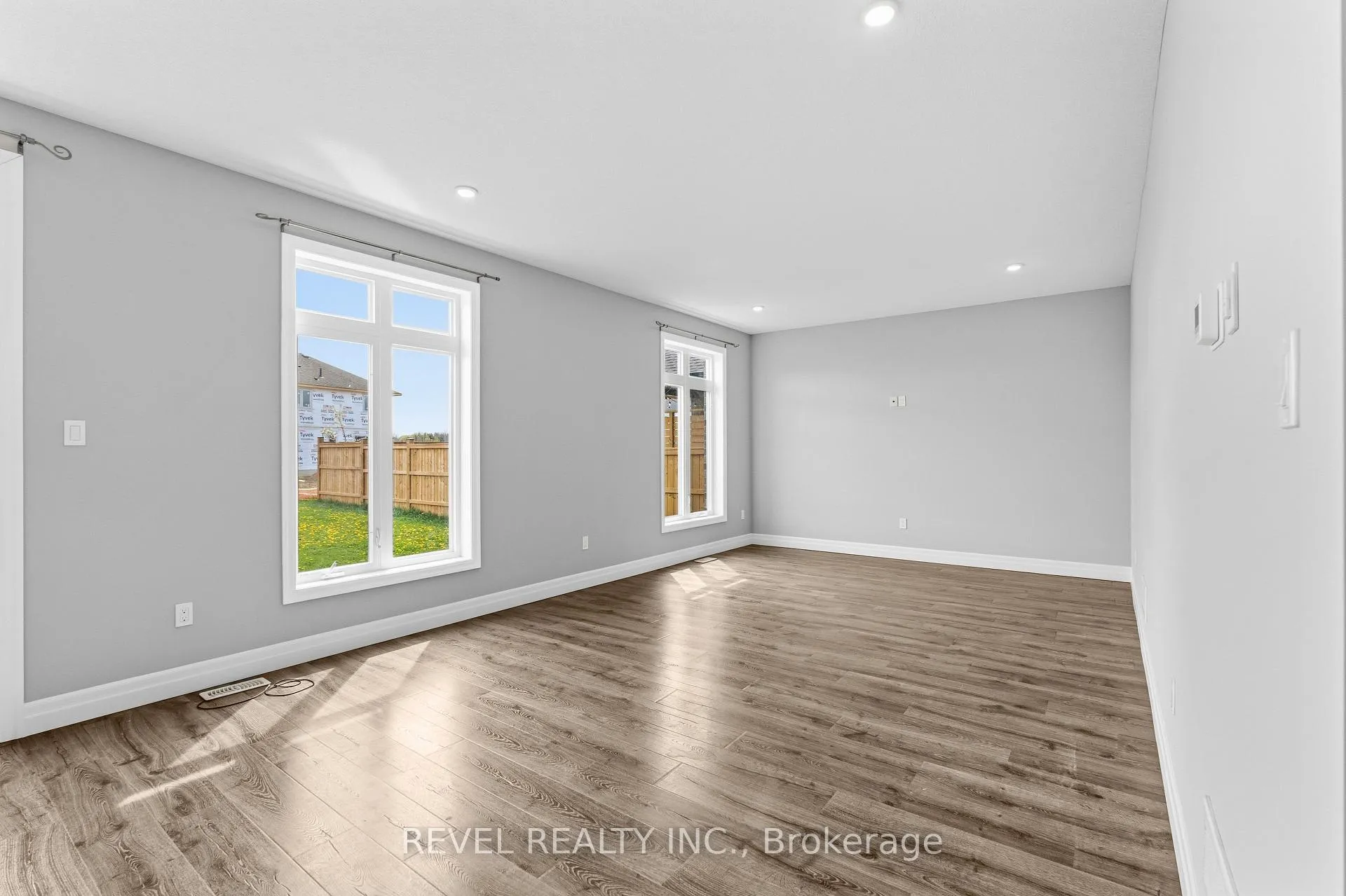 Photo 12 of 39 Muirfield Drive, St. Thomas — HOMEH