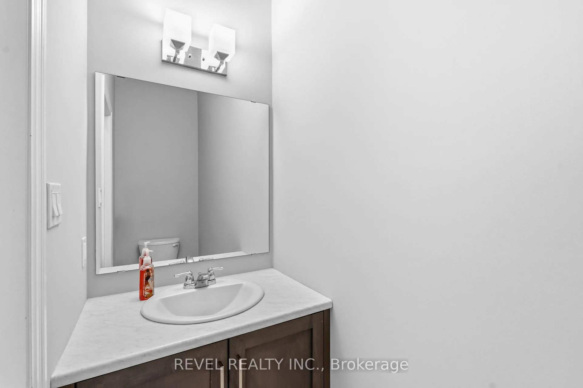 Photo 14 of 39 Muirfield Drive, St. Thomas — HOMEH