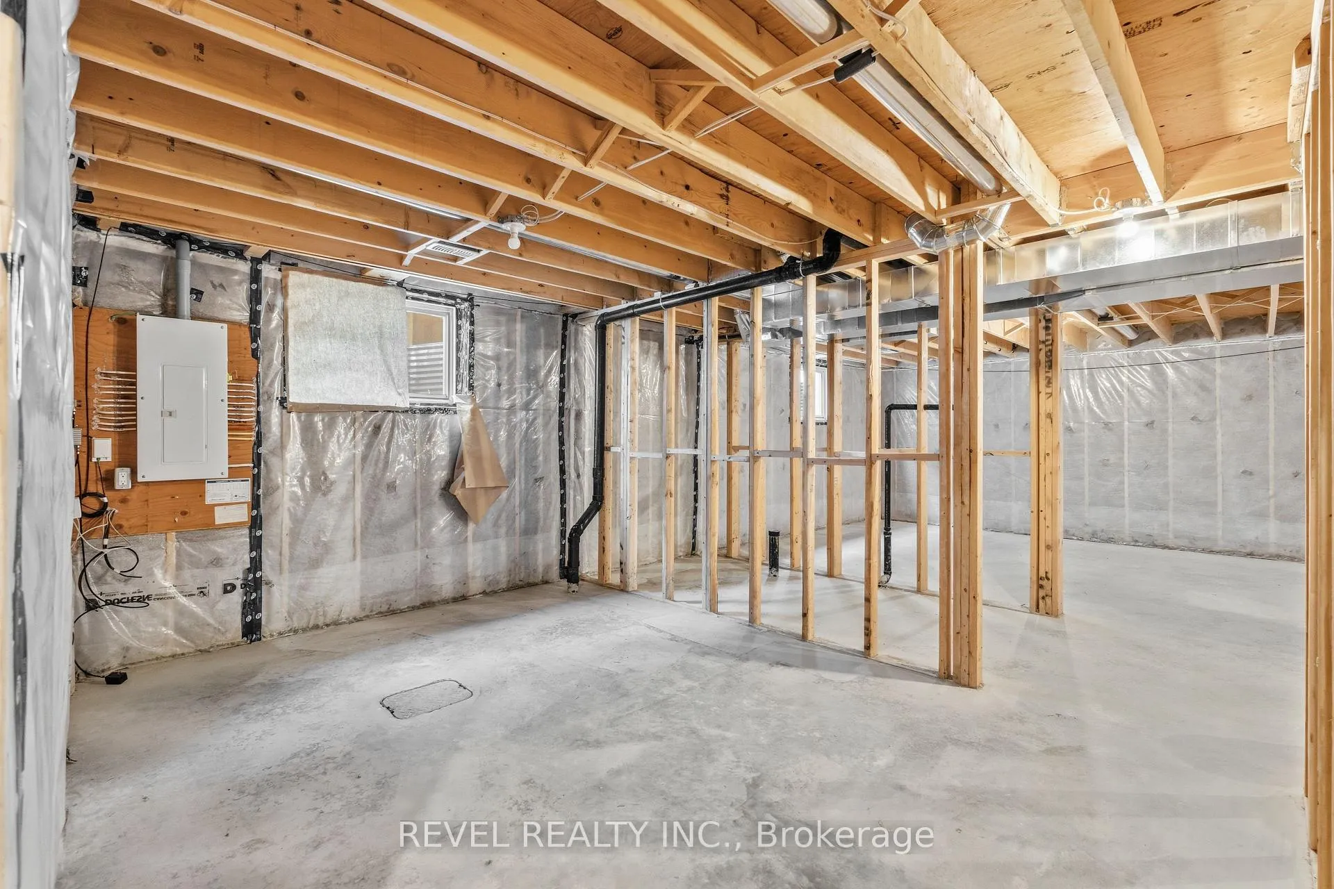 Photo 29 of 39 Muirfield Drive, St. Thomas — HOMEH