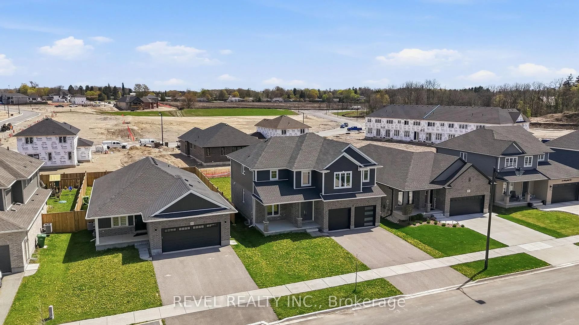 Photo 33 of 39 Muirfield Drive, St. Thomas — HOMEH