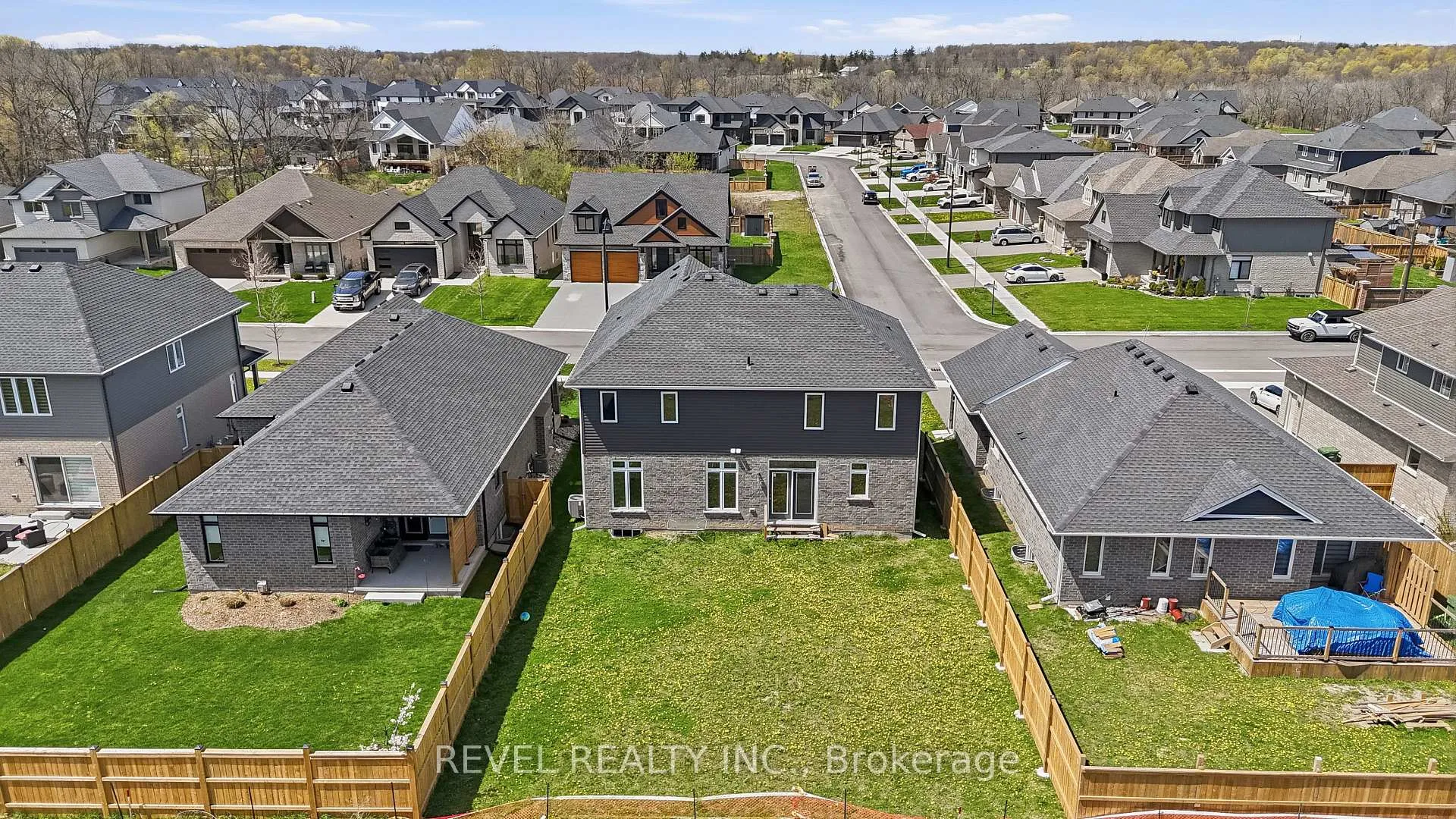 Photo 35 of 39 Muirfield Drive, St. Thomas — HOMEH