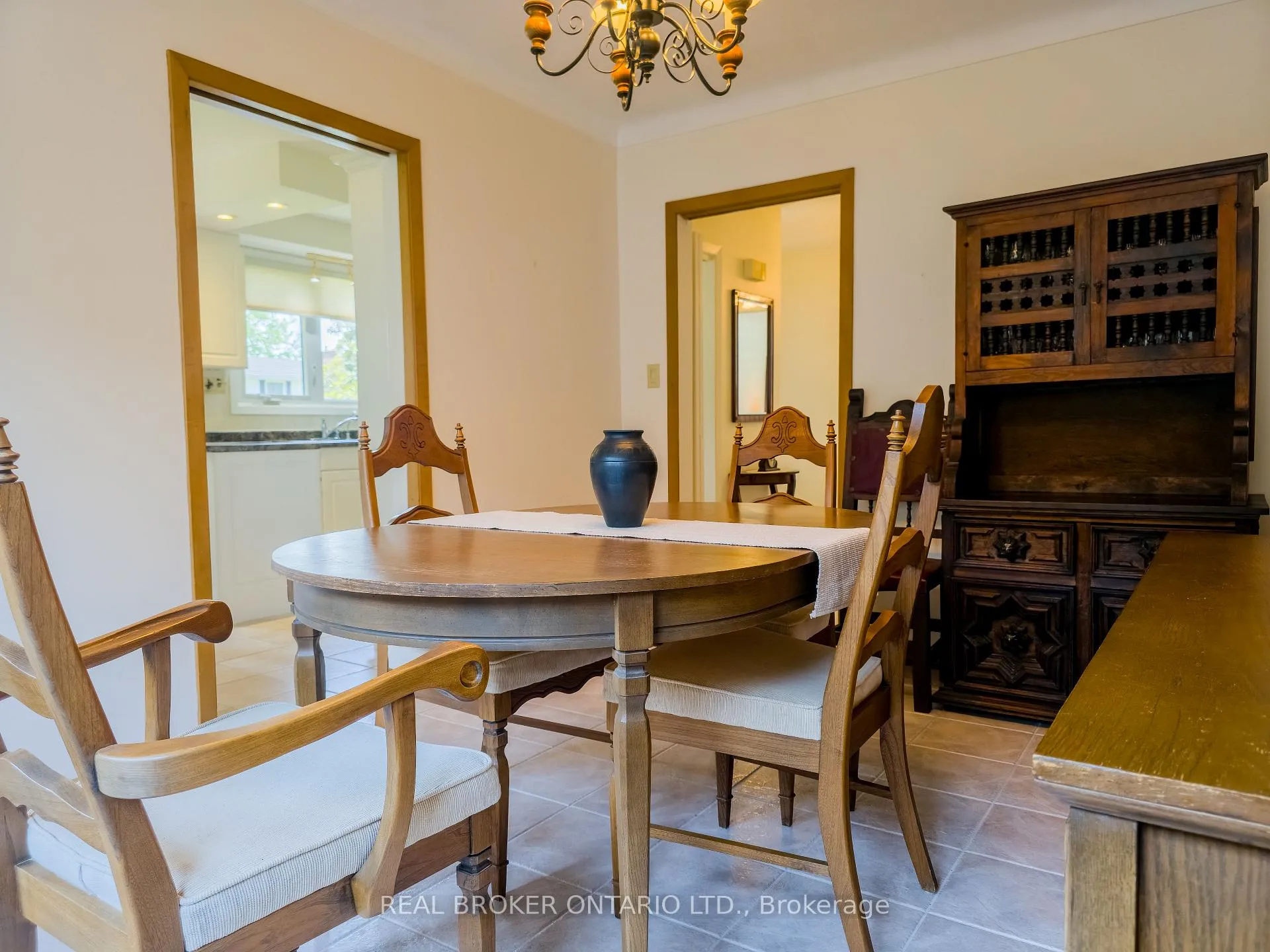 Photo 12 of 241 Riverview Boulevard, St. Catharines, Glendale/Glenridge — HOMEH