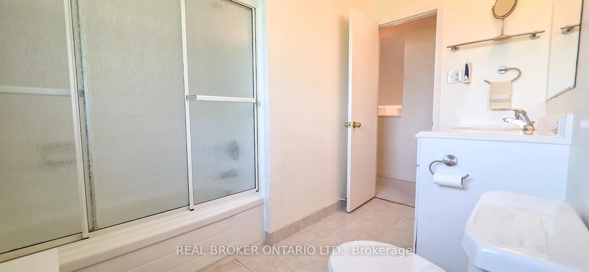 Photo 16 of 241 Riverview Boulevard, St. Catharines, Glendale/Glenridge — HOMEH