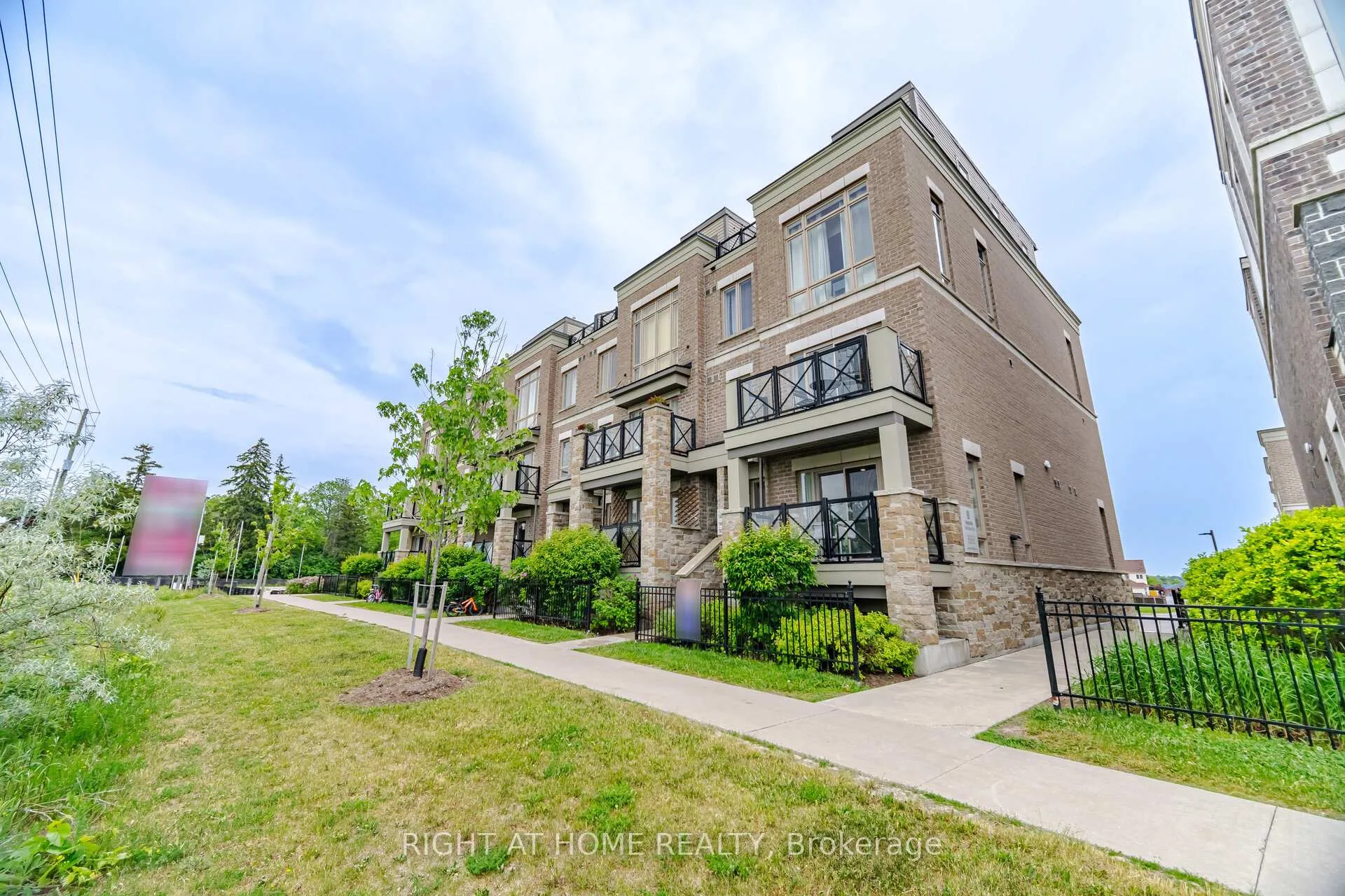 Photo 2 of Unit 702, 60 Dunsheath Way, Markham, Cornell — HOMEH