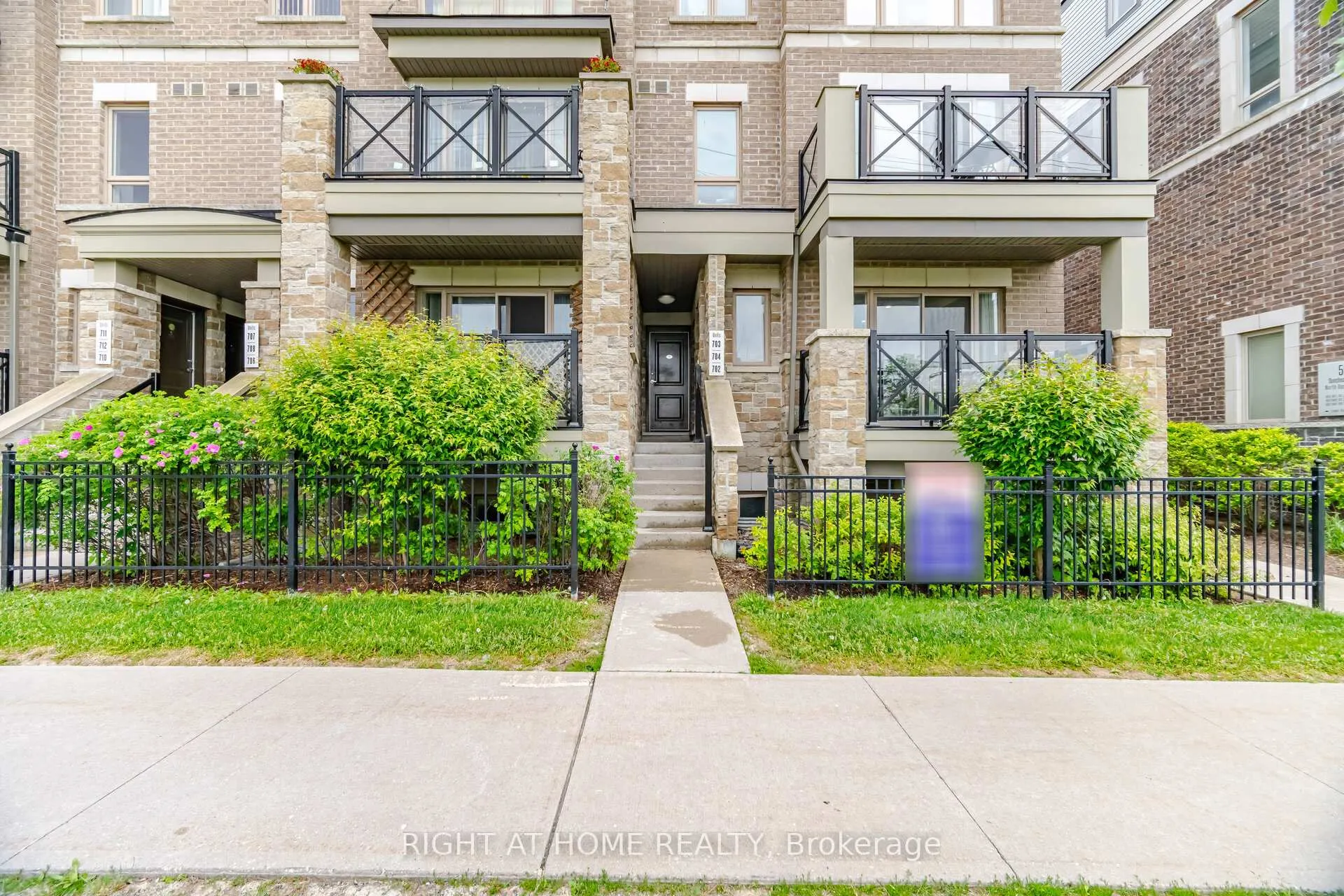 Photo 3 of Unit 702, 60 Dunsheath Way, Markham, Cornell — HOMEH