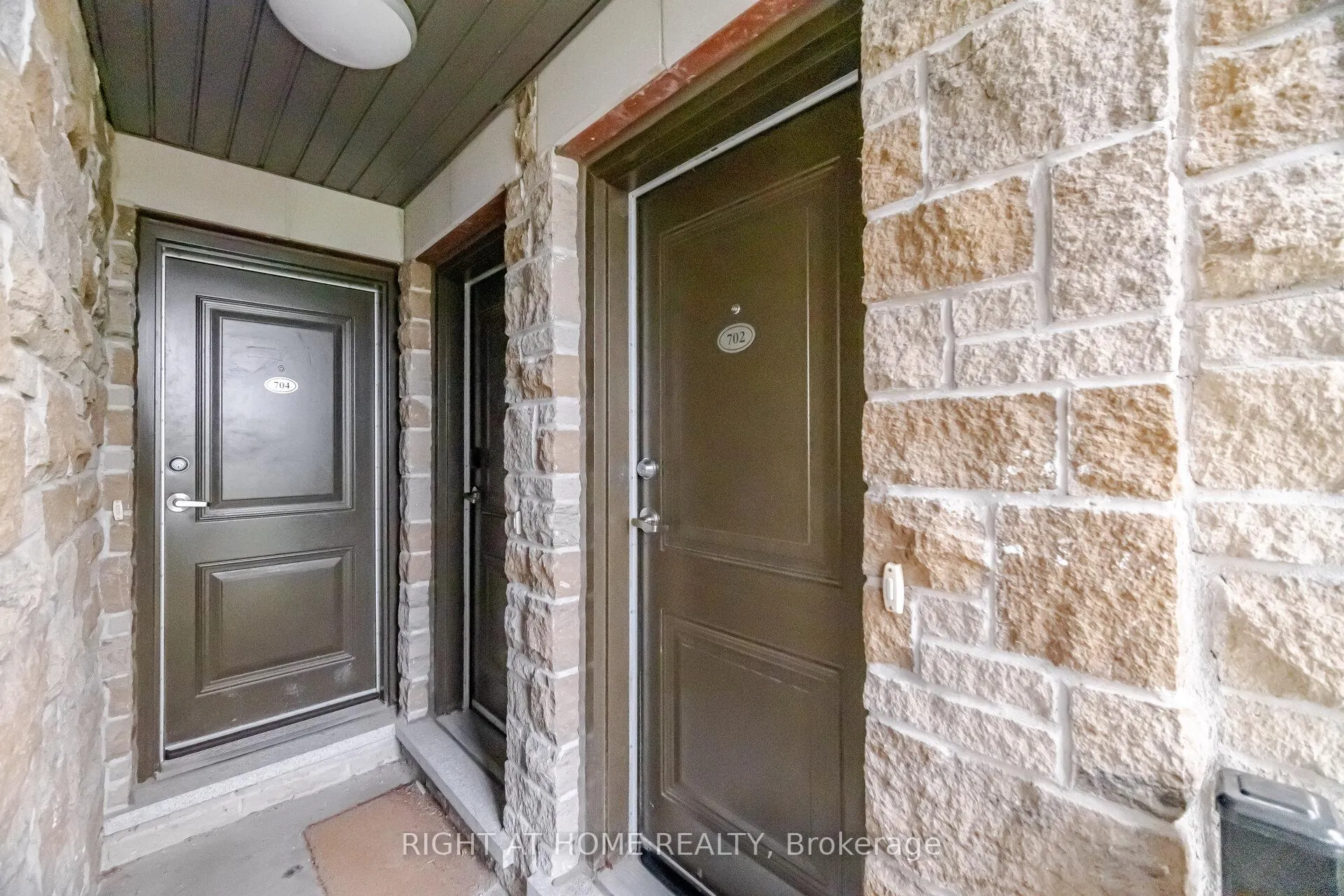 Photo 4 of Unit 702, 60 Dunsheath Way, Markham, Cornell — HOMEH