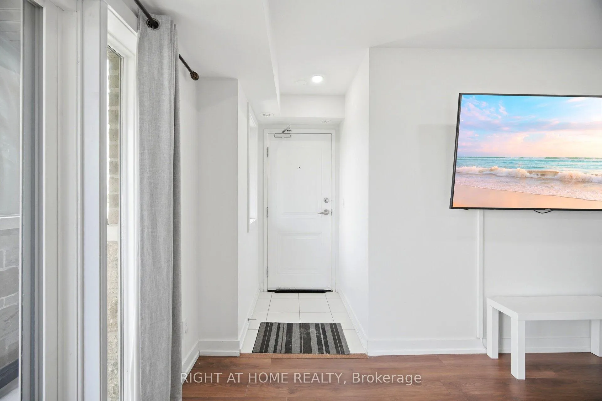 Photo 5 of Unit 702, 60 Dunsheath Way, Markham, Cornell — HOMEH