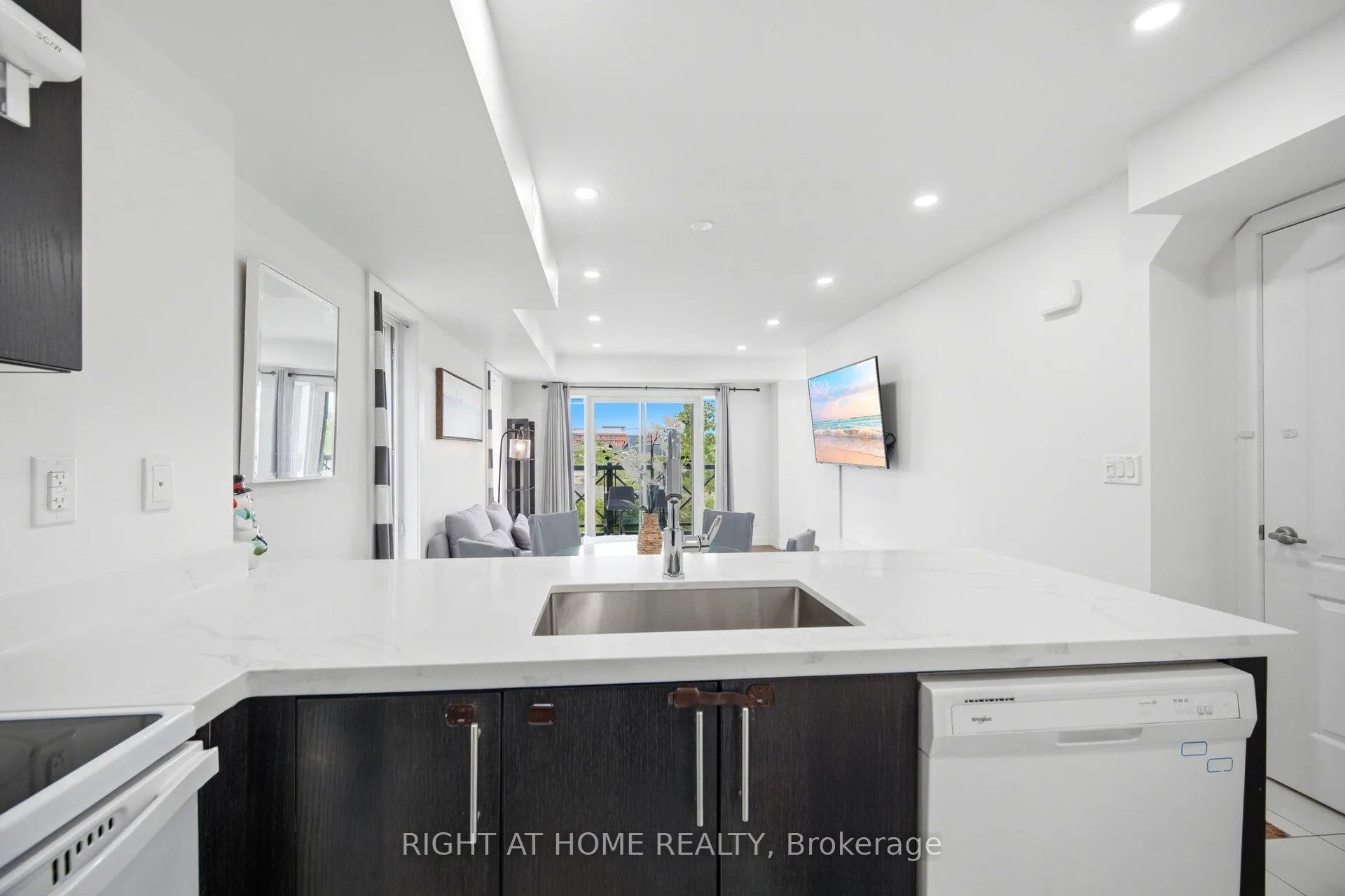 Photo 14 of Unit 702, 60 Dunsheath Way, Markham, Cornell — HOMEH