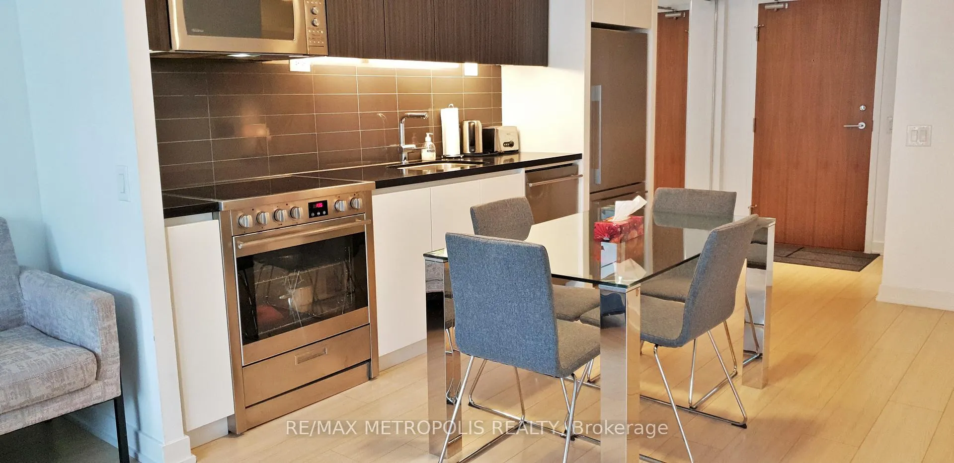 Photo 7 of Unit 516, 85 Queens Wharf Road, Toronto, Waterfront Communities — HOMEH