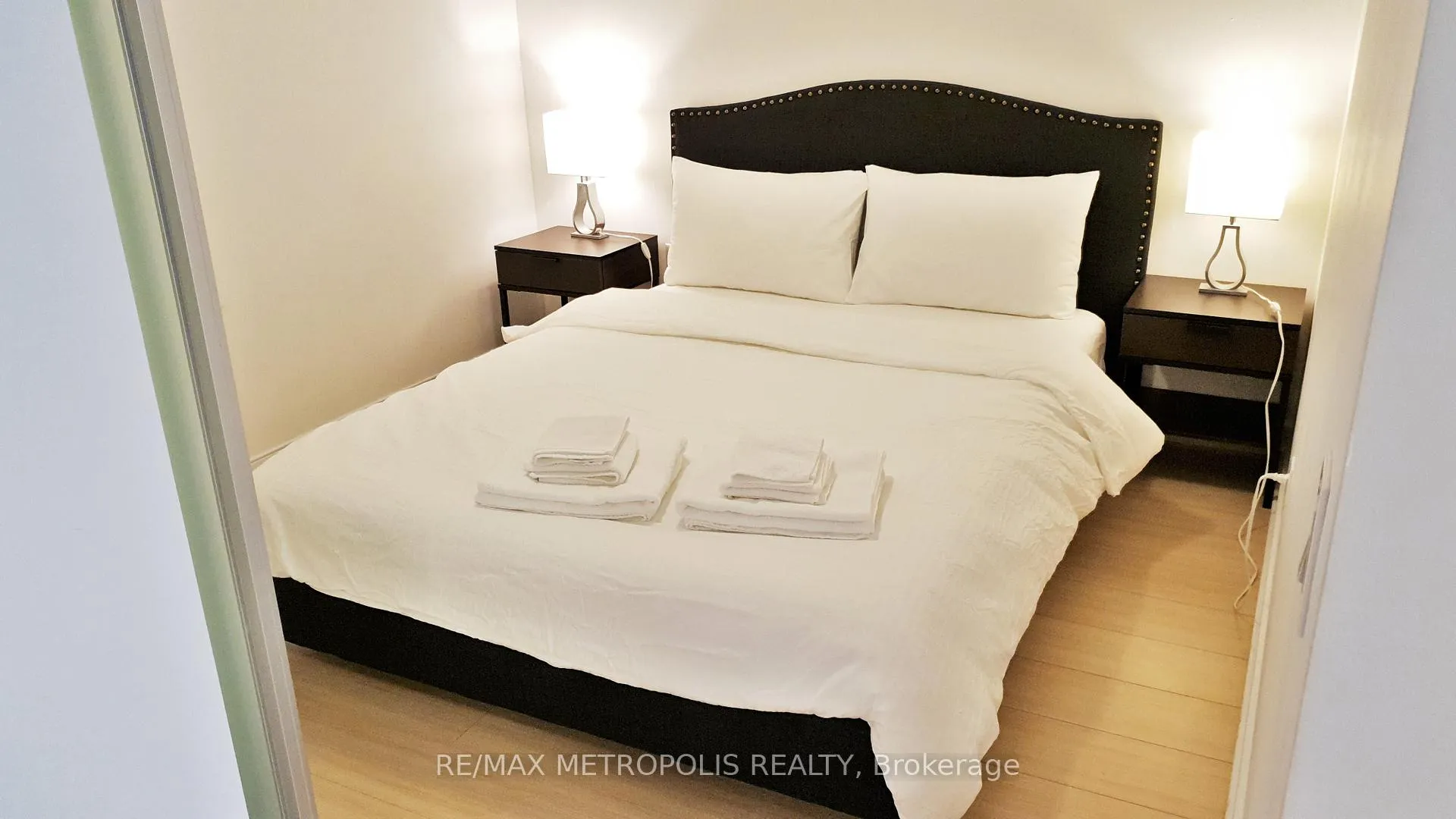 Photo 8 of Unit 516, 85 Queens Wharf Road, Toronto, Waterfront Communities — HOMEH