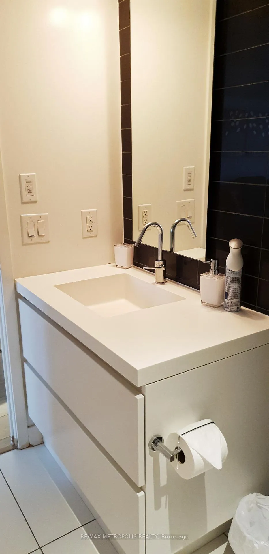 Photo 10 of Unit 516, 85 Queens Wharf Road, Toronto, Waterfront Communities — HOMEH