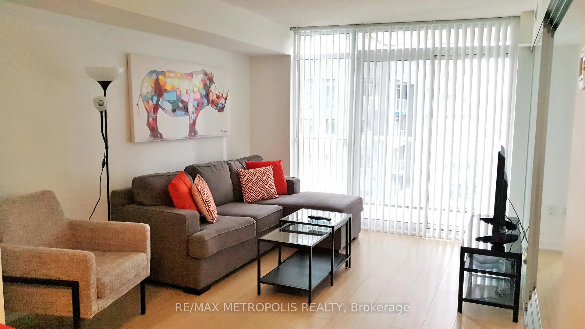 Photo 2 of Unit 526, 85 Queens Wharf Road, Toronto, Waterfront Communities — HOMEH