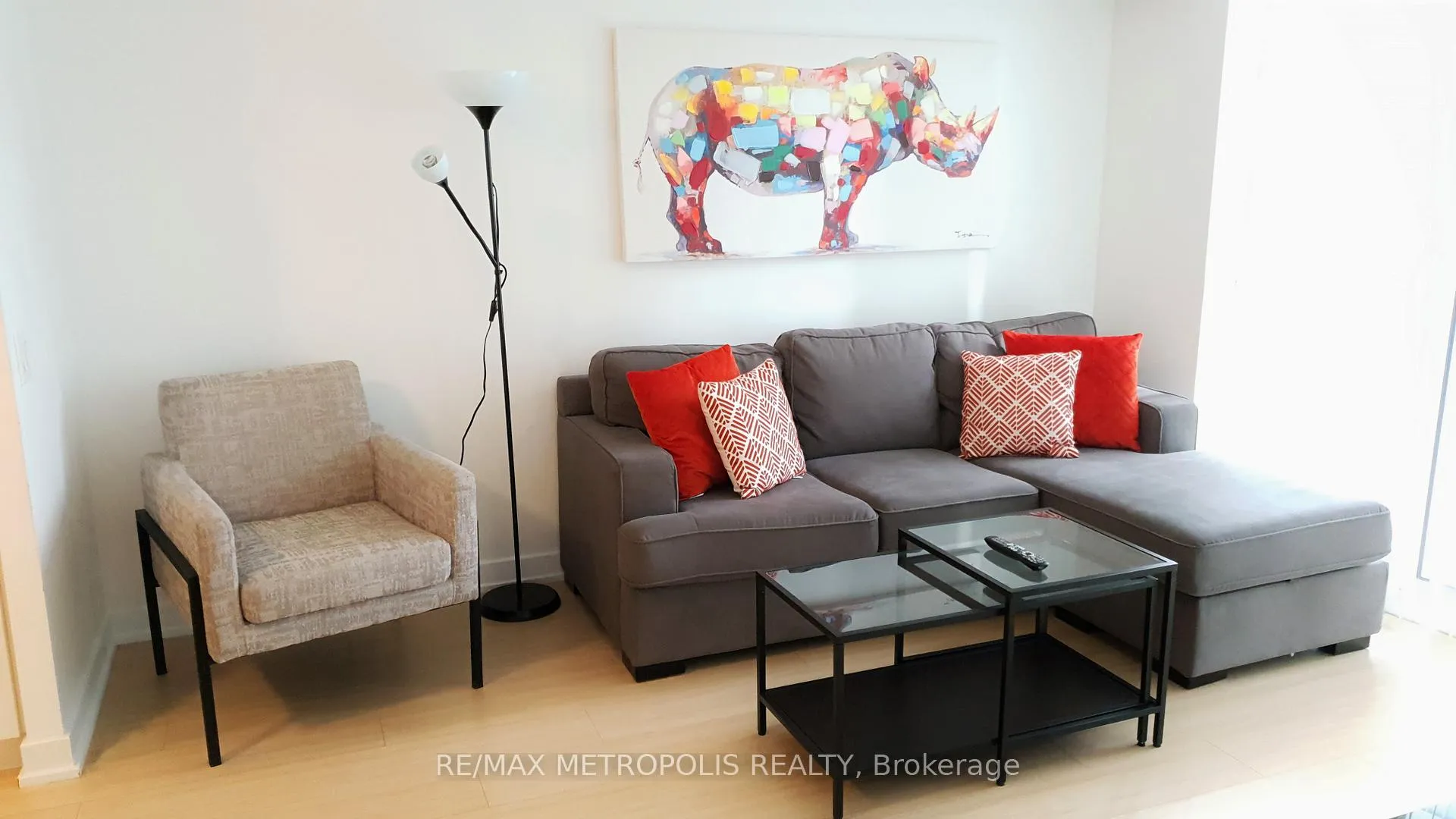 Photo 3 of Unit 526, 85 Queens Wharf Road, Toronto, Waterfront Communities — HOMEH