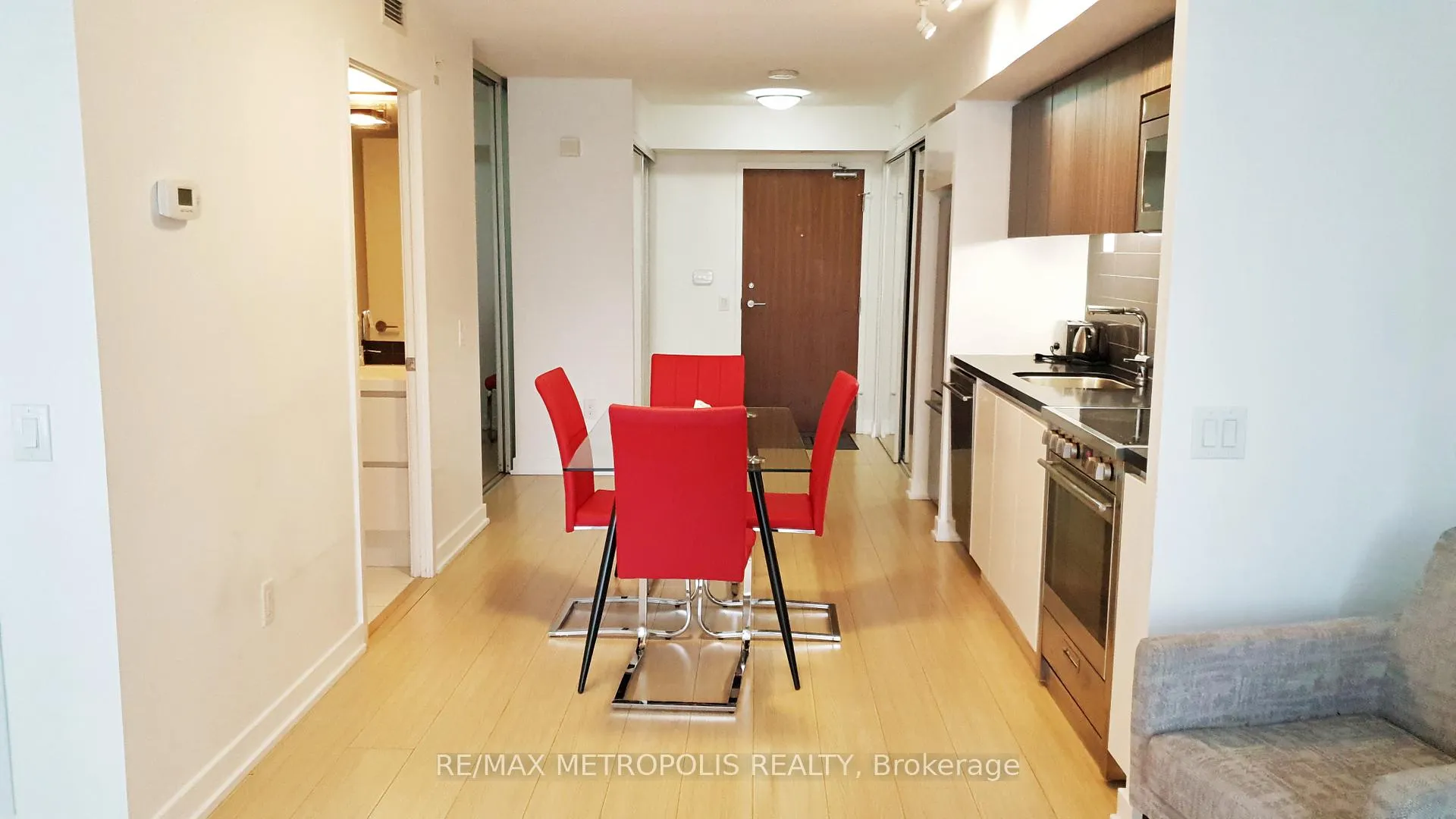 Photo 4 of Unit 526, 85 Queens Wharf Road, Toronto, Waterfront Communities — HOMEH