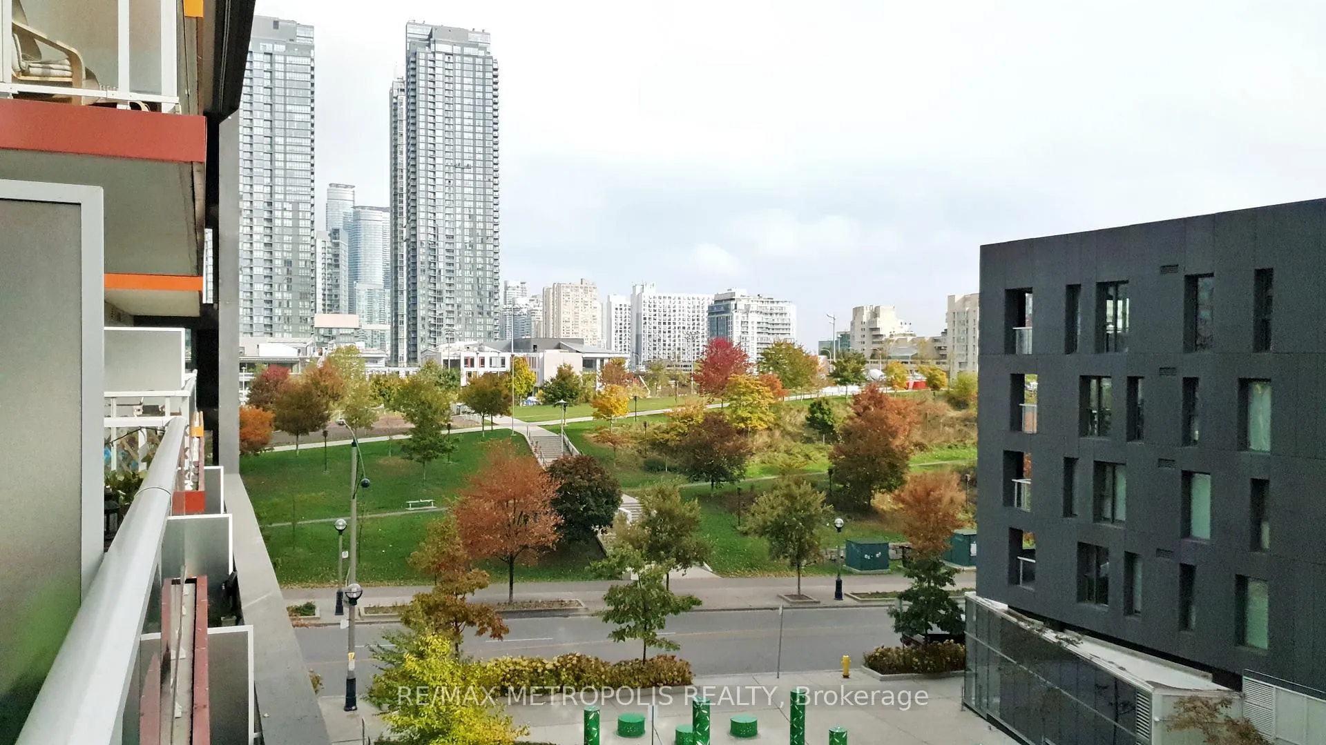 Photo 10 of Unit 526, 85 Queens Wharf Road, Toronto, Waterfront Communities — HOMEH