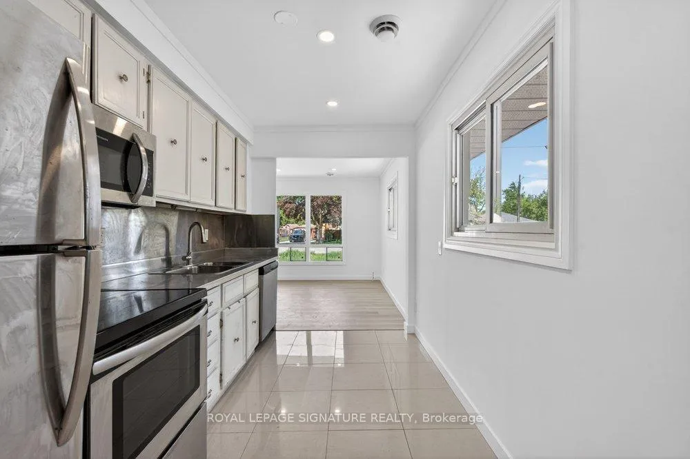 Photo 15 of 339 Tampa Drive, Georgina, Keswick South — HOMEH