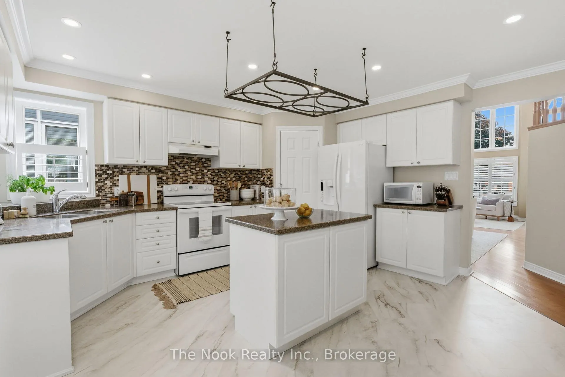 Photo 11 of 729 Sundance Circle, Oshawa, Northglen — HOMEH