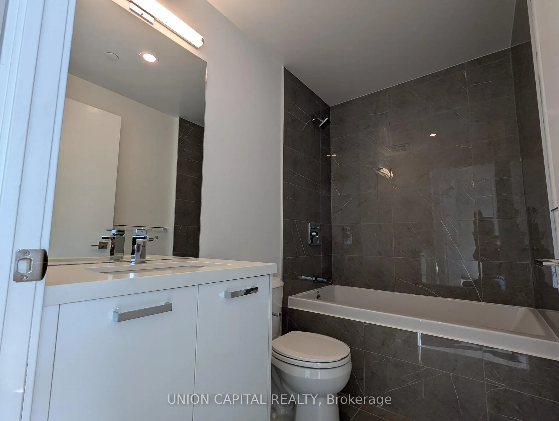 Photo 7 of Unit 1410, 195 McCaul Street, Toronto, Kensington-Chinatown — HOMEH