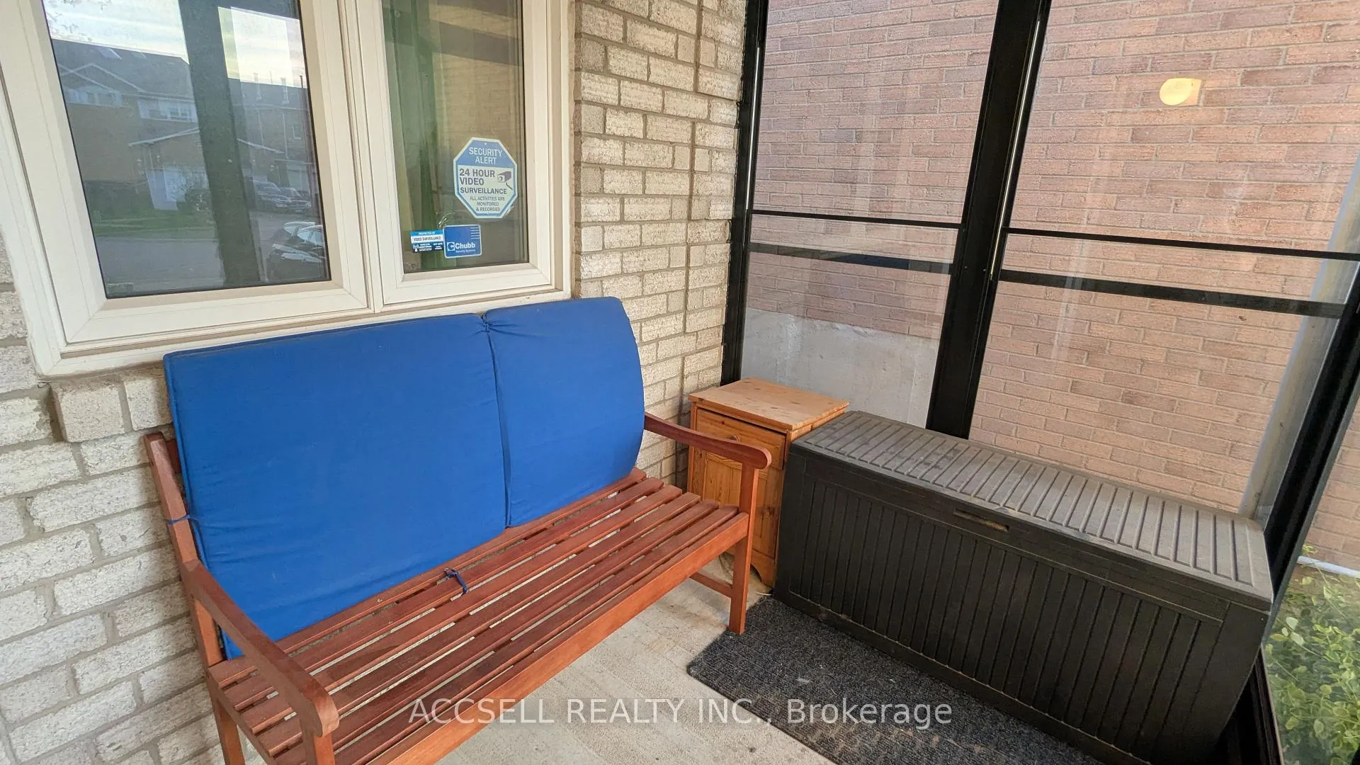 Photo 2 of 19 Joseph Aaron Boulevard, Vaughan, Brownridge — HOMEH