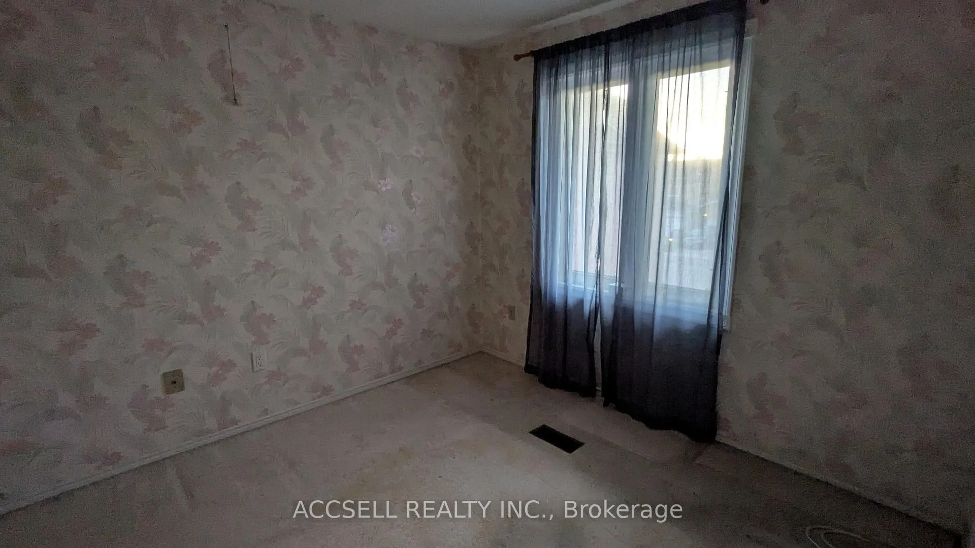 Photo 7 of 19 Joseph Aaron Boulevard, Vaughan, Brownridge — HOMEH