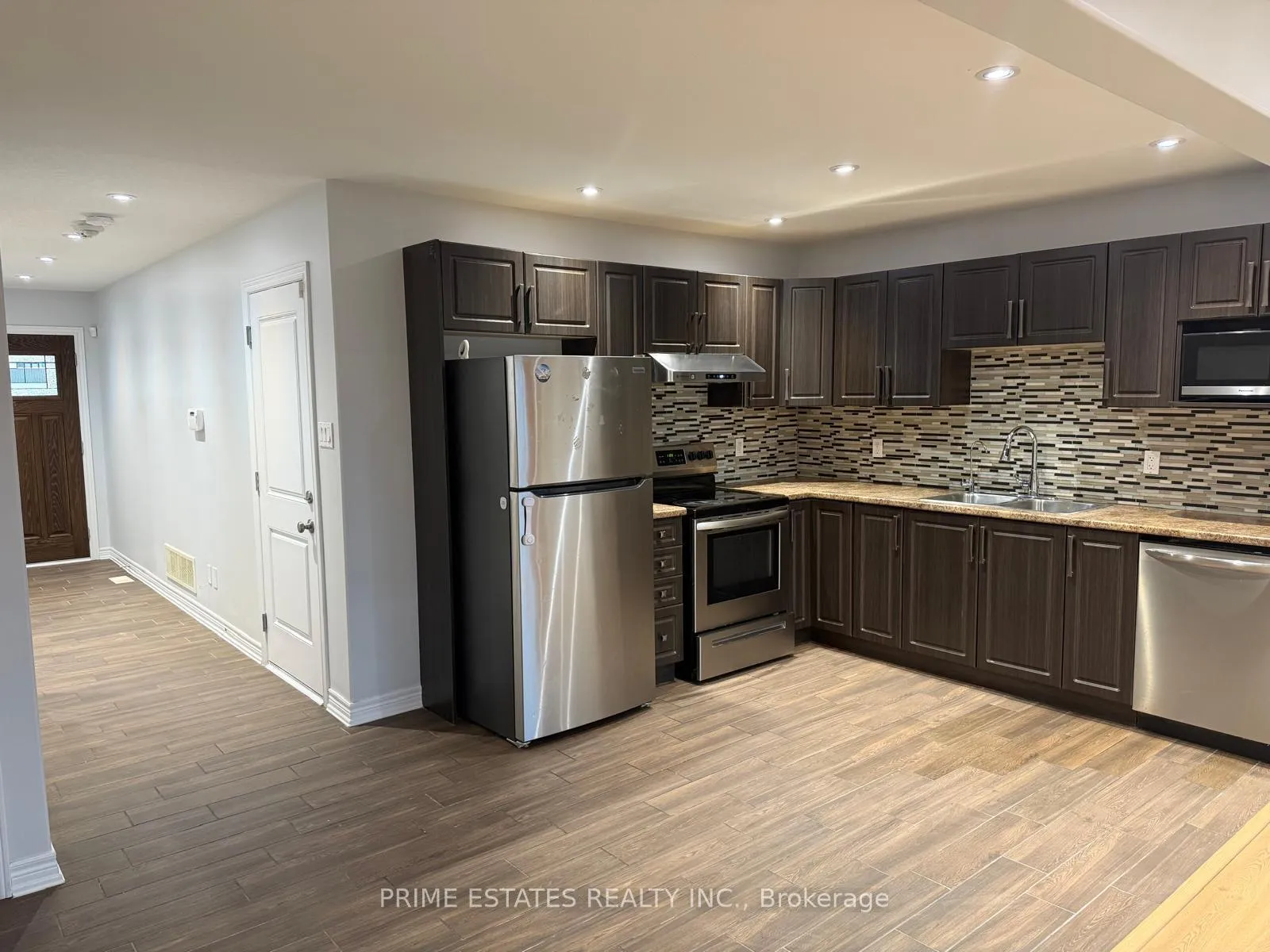 Photo 3 of Unit 8, 124 Parkinson Crescent, Orangeville — HOMEH