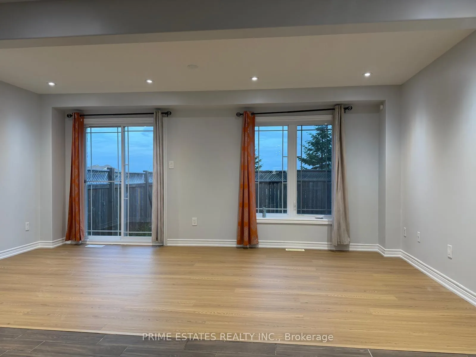 Photo 5 of Unit 8, 124 Parkinson Crescent, Orangeville — HOMEH