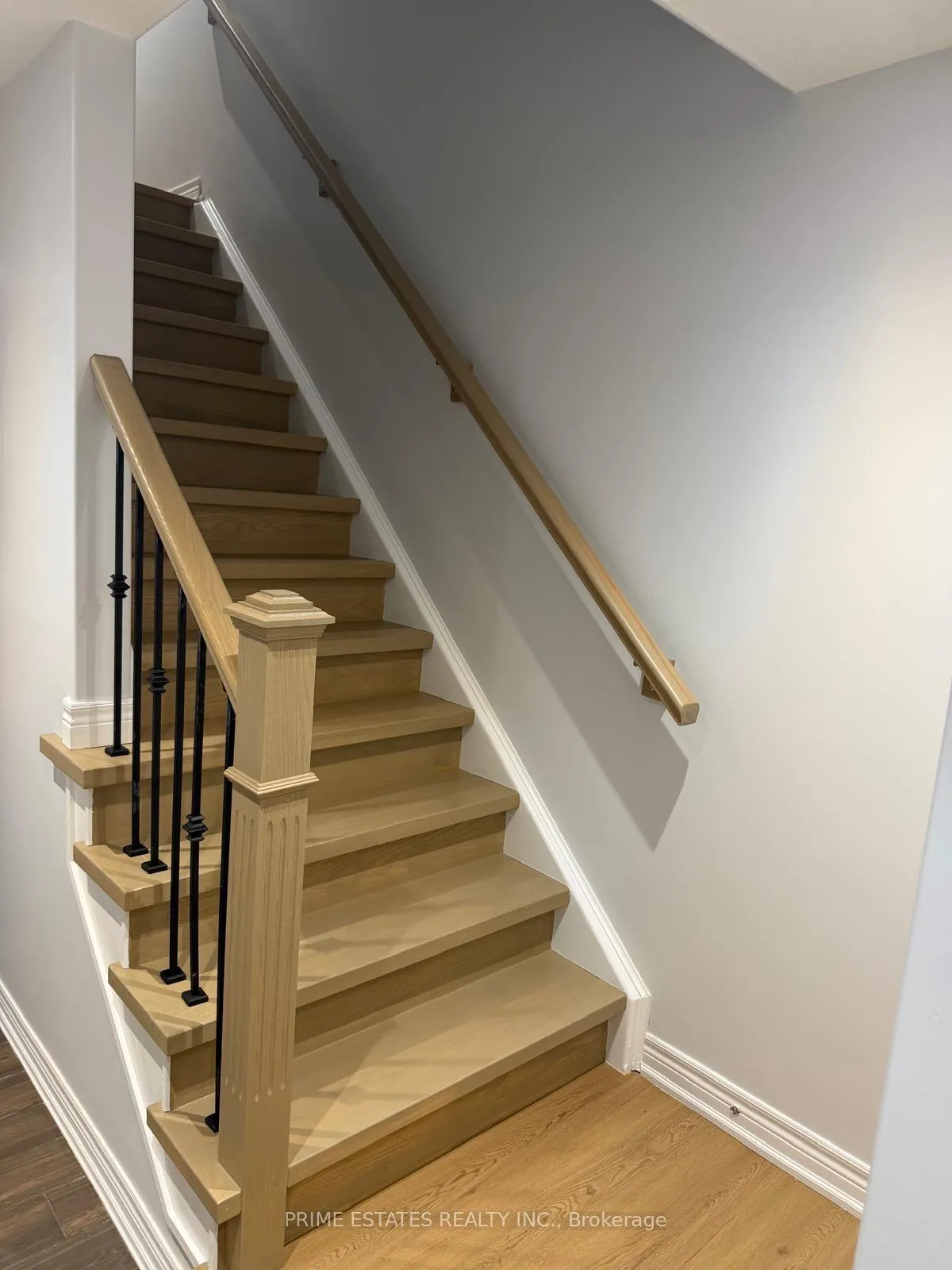 Photo 8 of Unit 8, 124 Parkinson Crescent, Orangeville — HOMEH