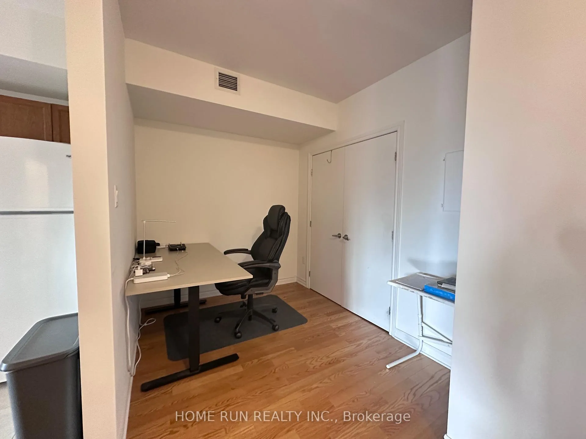 Photo 3 of Unit 601, 70 Landry Street, Ottawa, Vanier — HOMEH