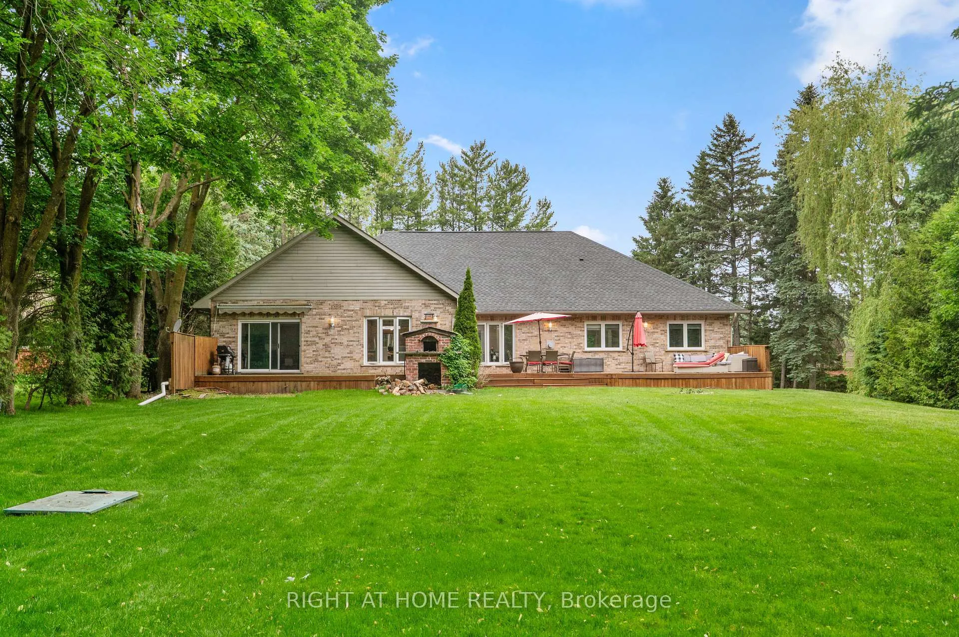 Photo 2 of 17 Alanavale Road, Caledon, Caledon Village — HOMEH