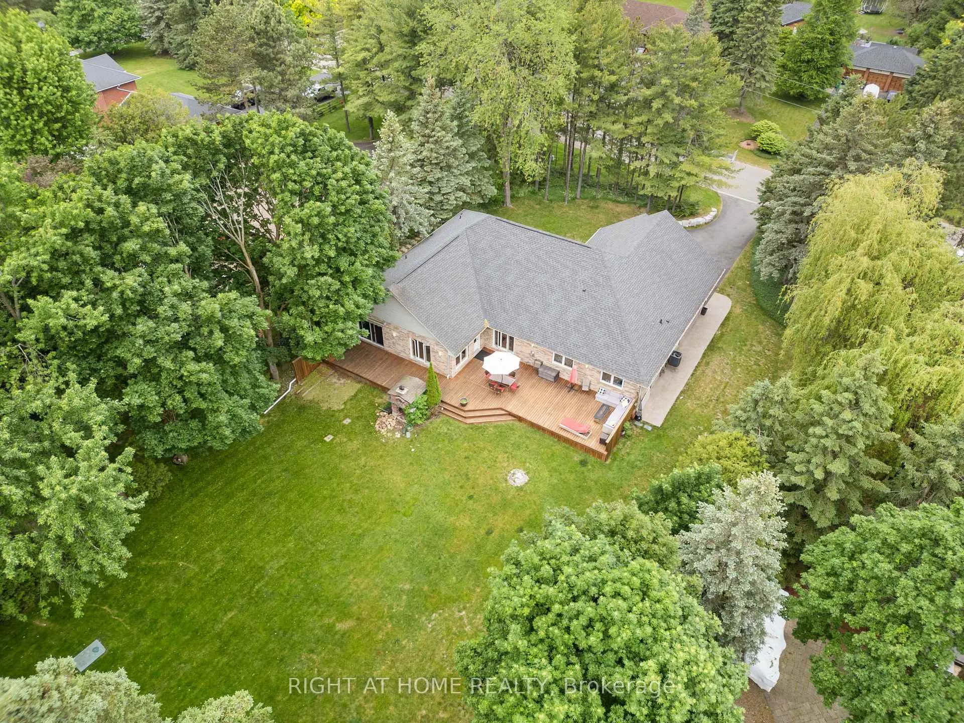 Photo 28 of 17 Alanavale Road, Caledon, Caledon Village — HOMEH