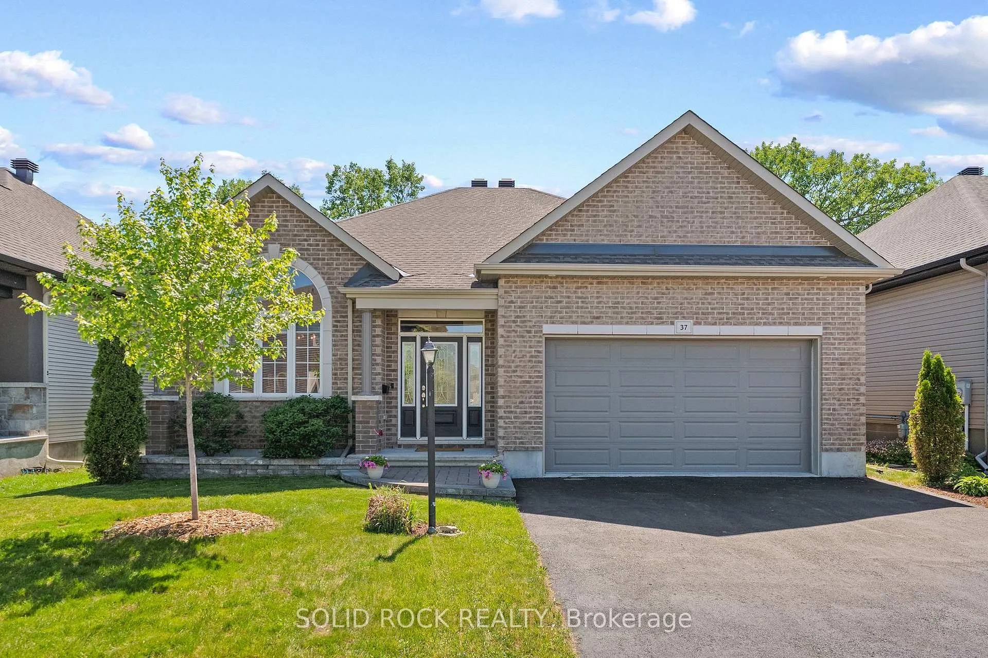 Photo 1 of 37 Dulmage Crescent, Carleton Place — HOMEH
