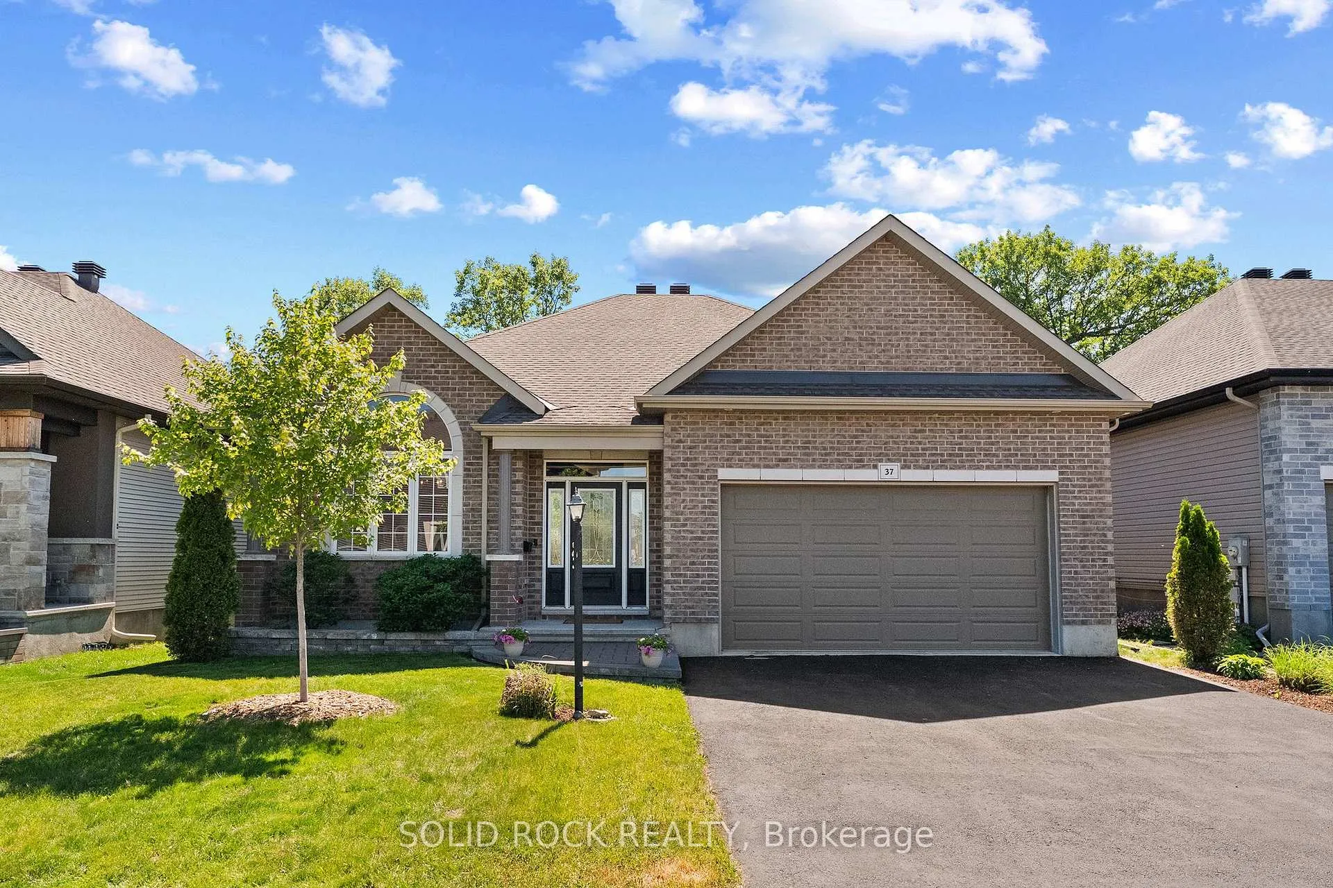 Photo 2 of 37 Dulmage Crescent, Carleton Place — HOMEH