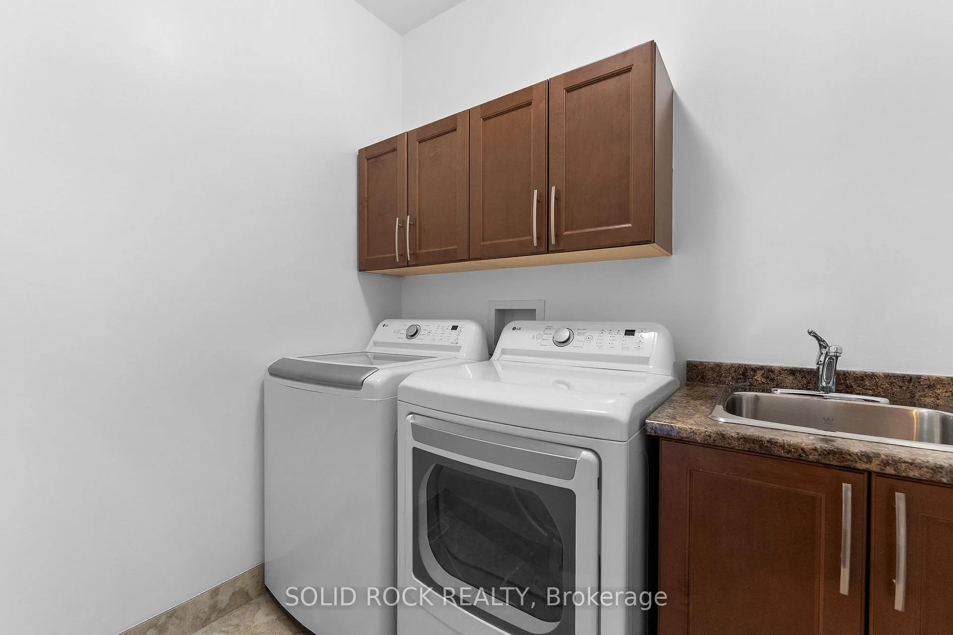 Photo 26 of 37 Dulmage Crescent, Carleton Place — HOMEH