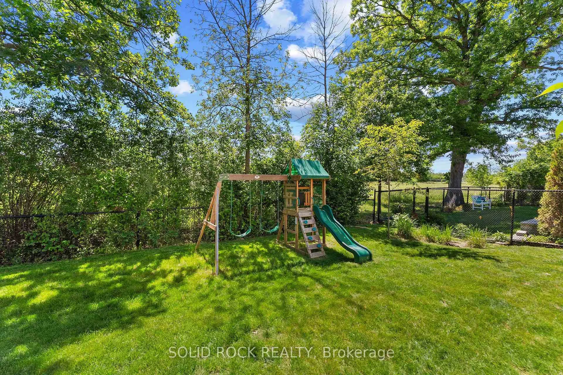 Photo 37 of 37 Dulmage Crescent, Carleton Place — HOMEH