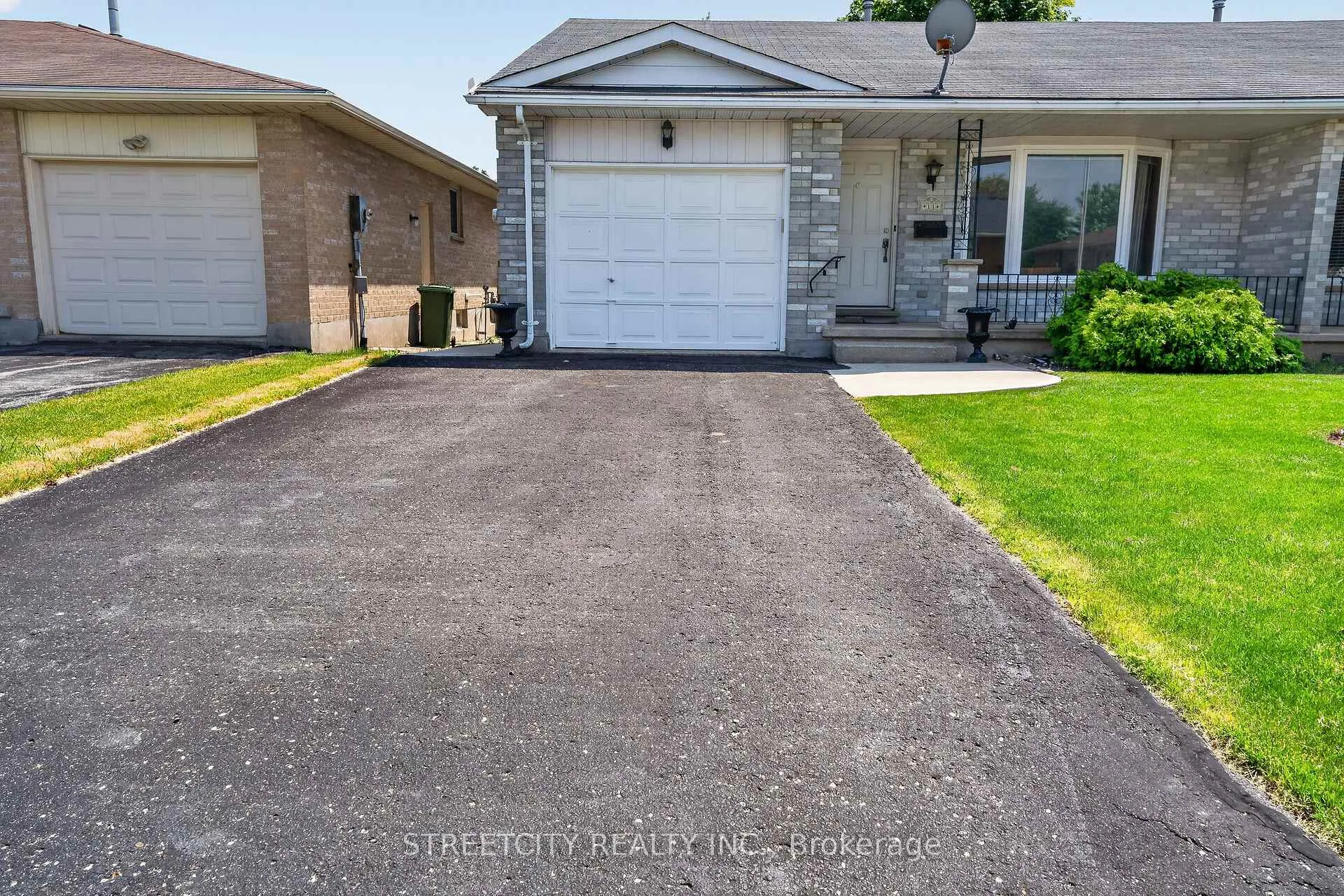 Photo 4 of 11 Rickwood Place, St. Thomas — HOMEH